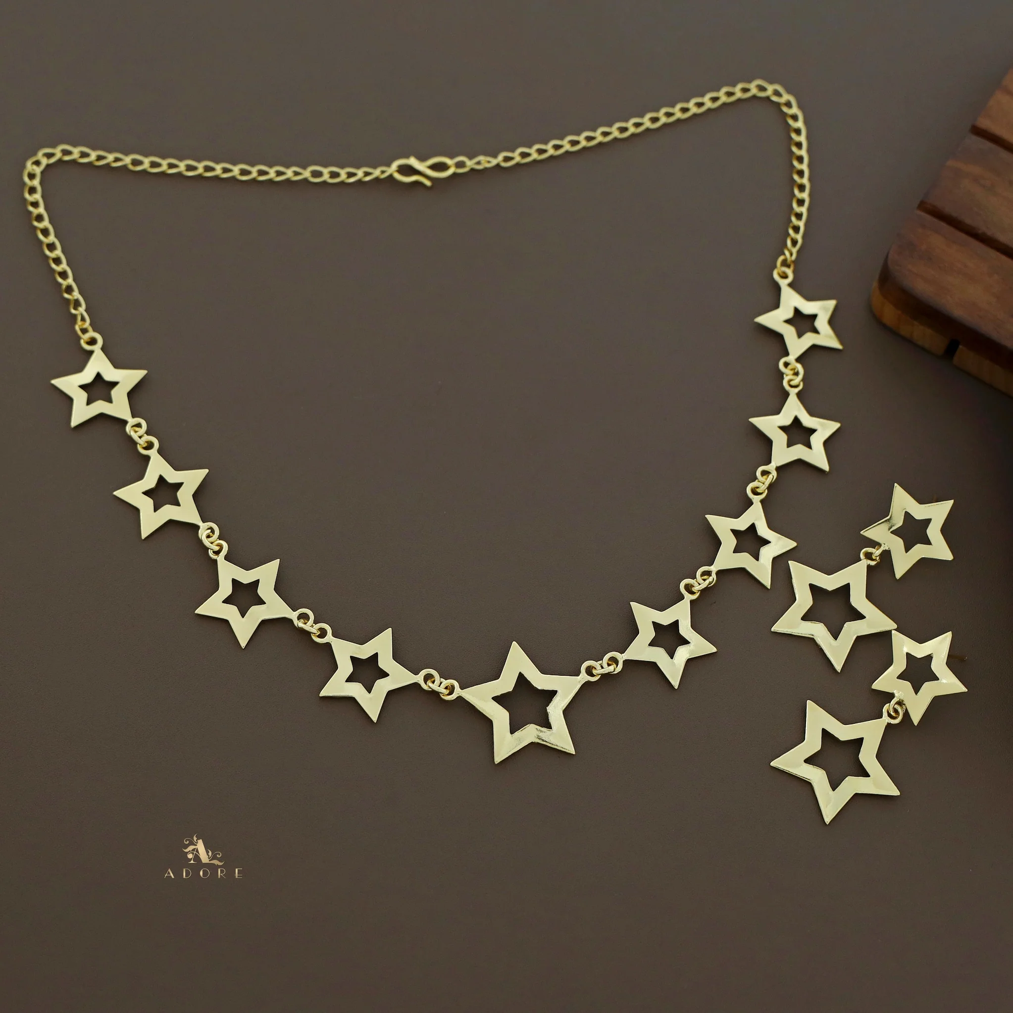 Brianna Golden Star Neckpiece With Earring - Image 3