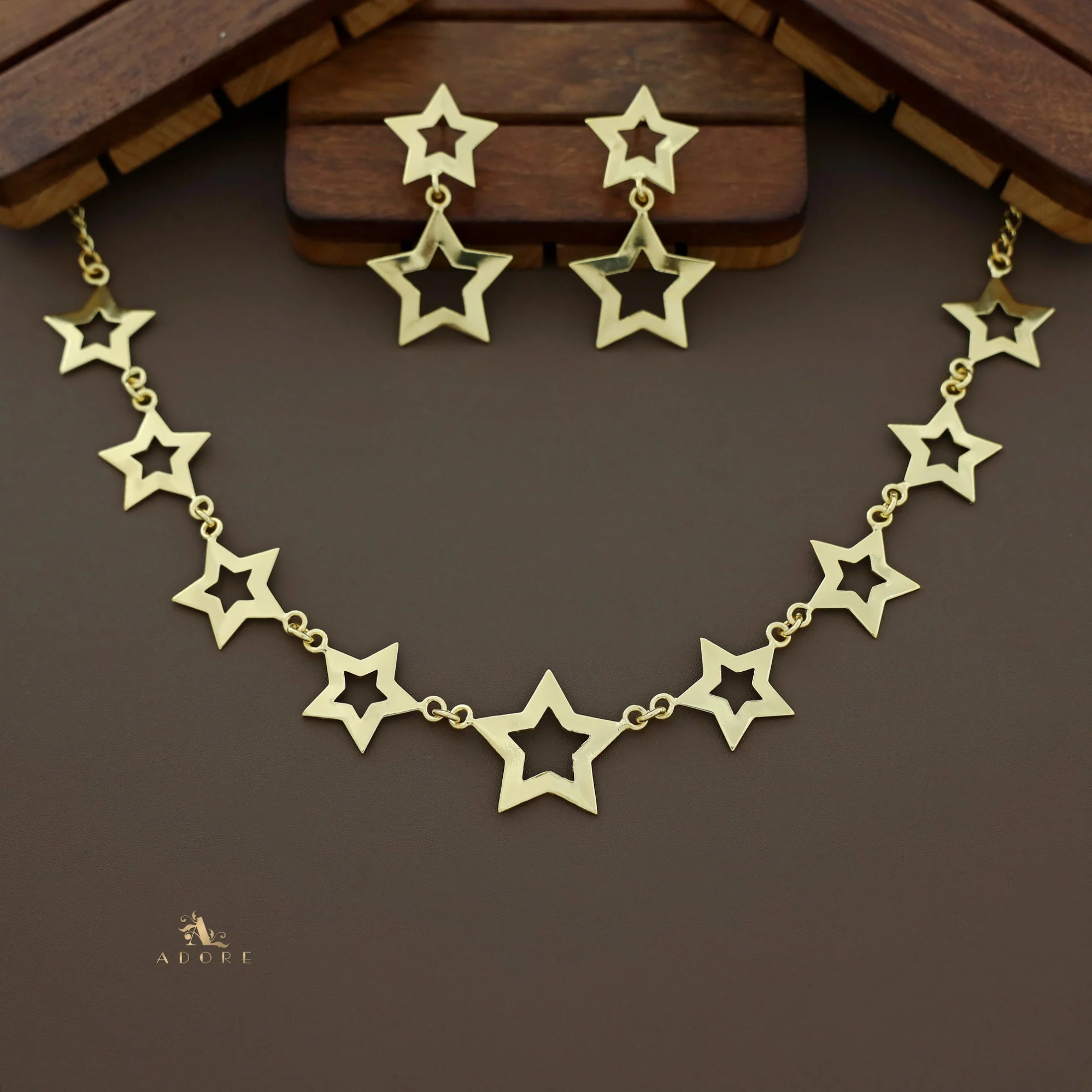 Brianna Golden Star Neckpiece With Earring - Image 4