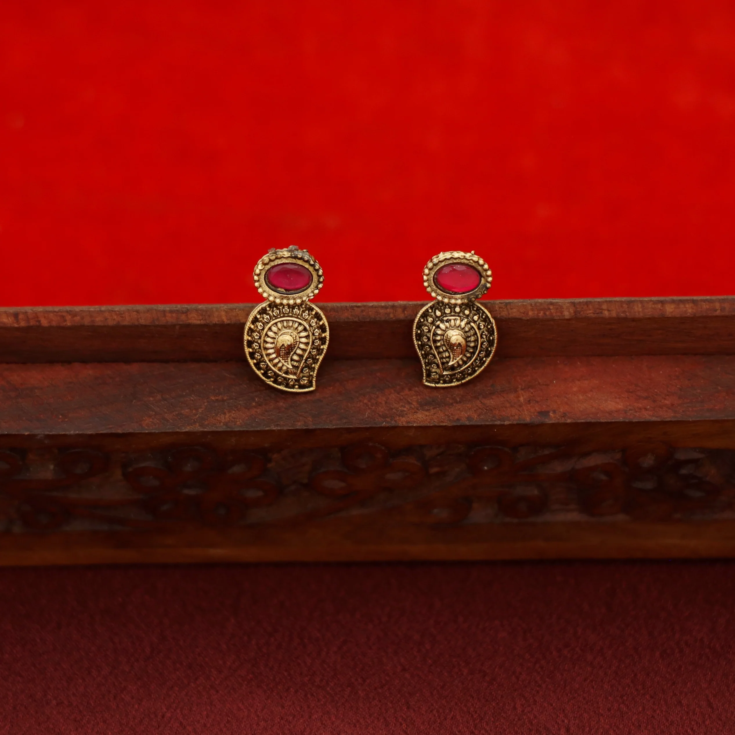 Brishti Mango Short Neckpiece With Earring - Image 4