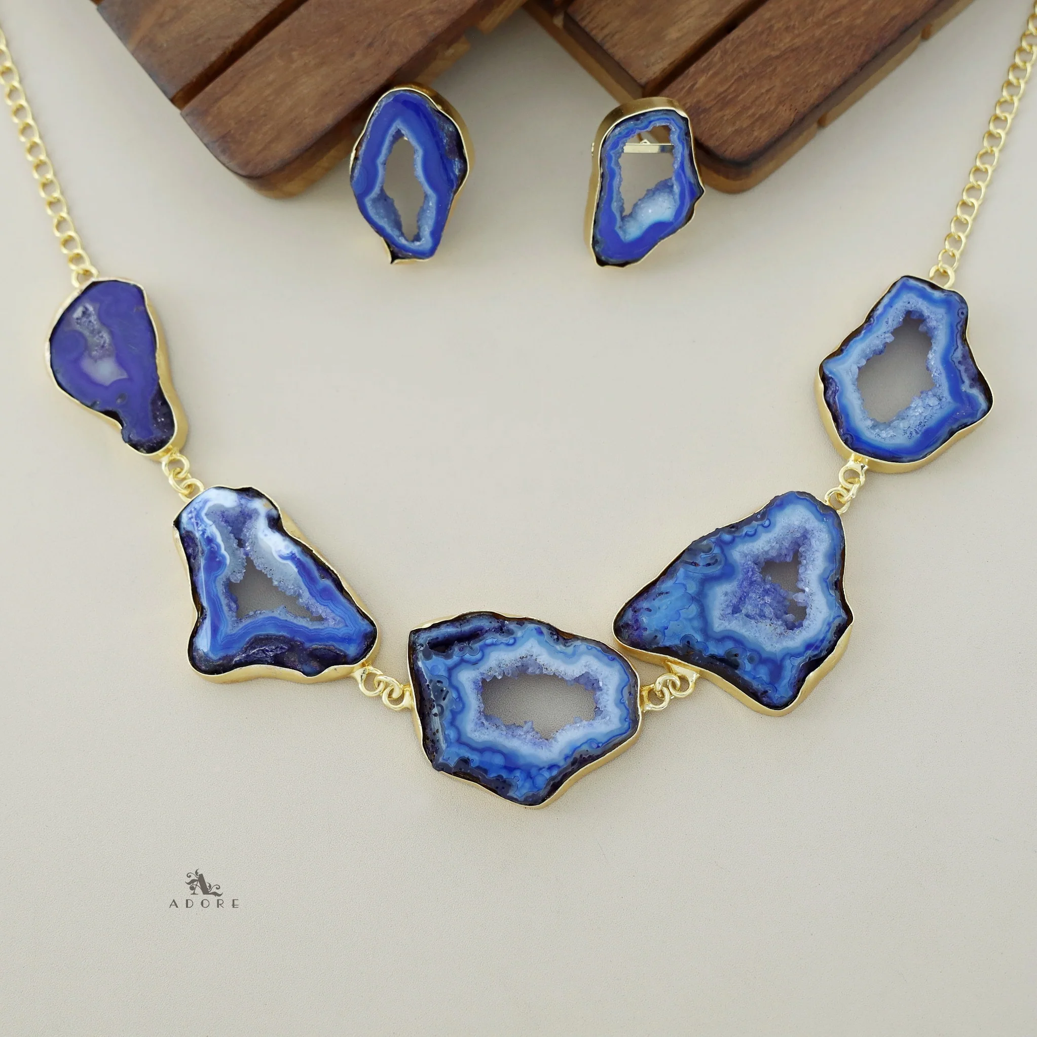 Britney Agate Choker/Short Neckpiece With Earring - Image 16