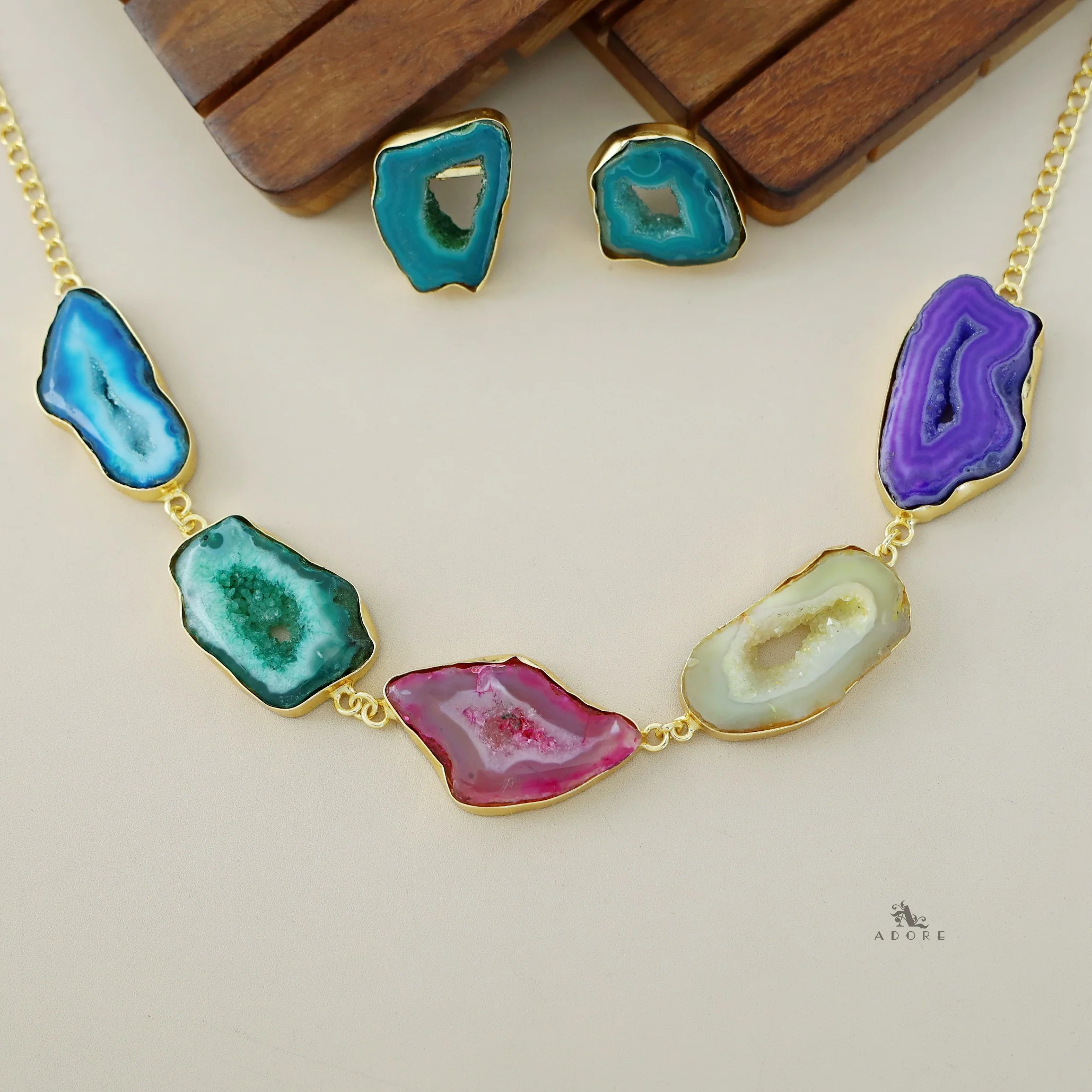 Britney Agate Choker/Short Neckpiece With Earring - Image 21