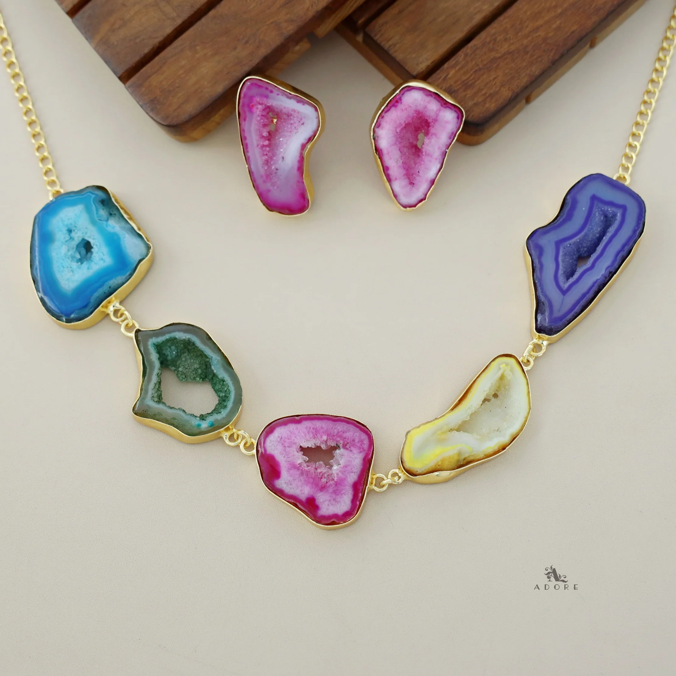 Britney Agate Choker/Short Neckpiece With Earring - Image 23