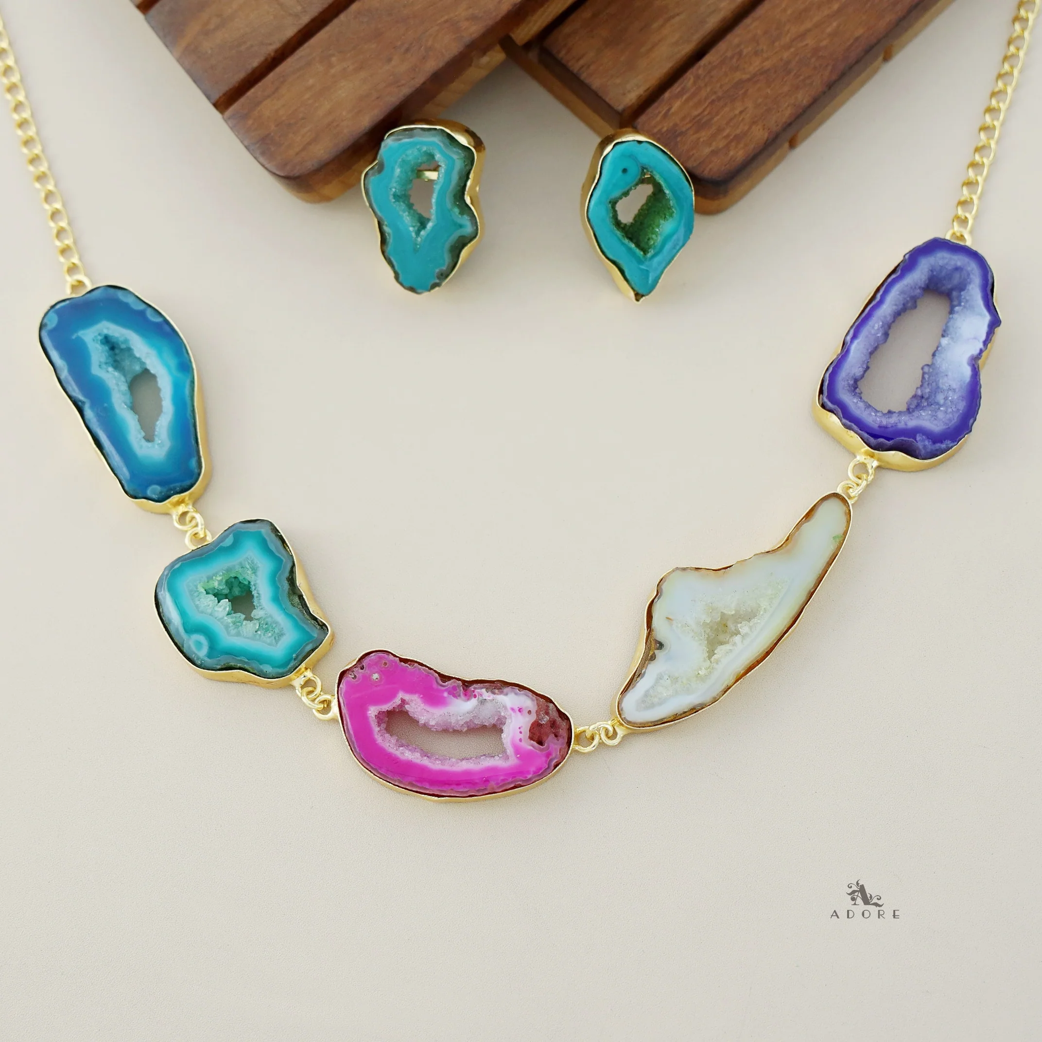 Britney Agate Choker/Short Neckpiece With Earring - Image 24