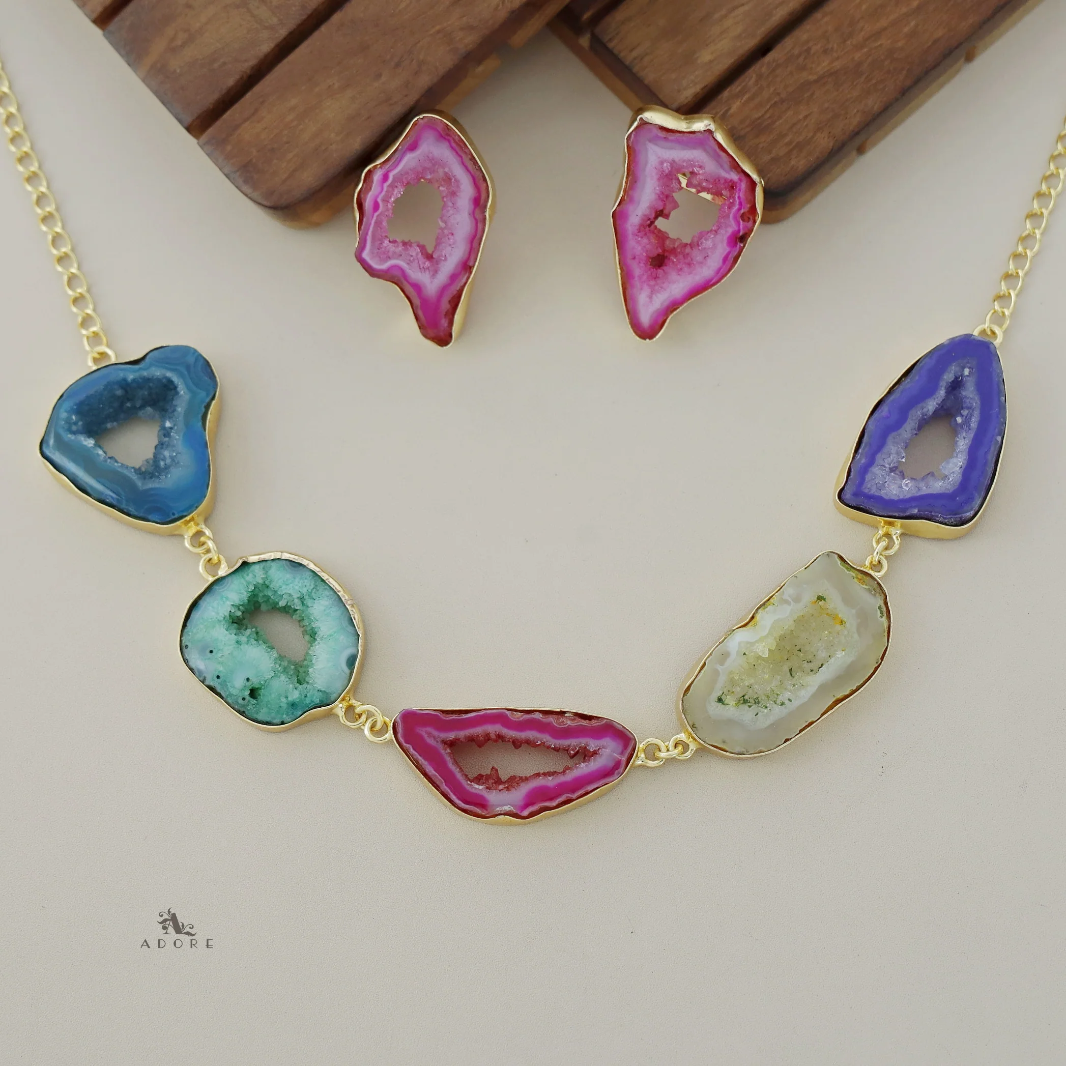 Britney Agate Choker/Short Neckpiece With Earring - Image 25