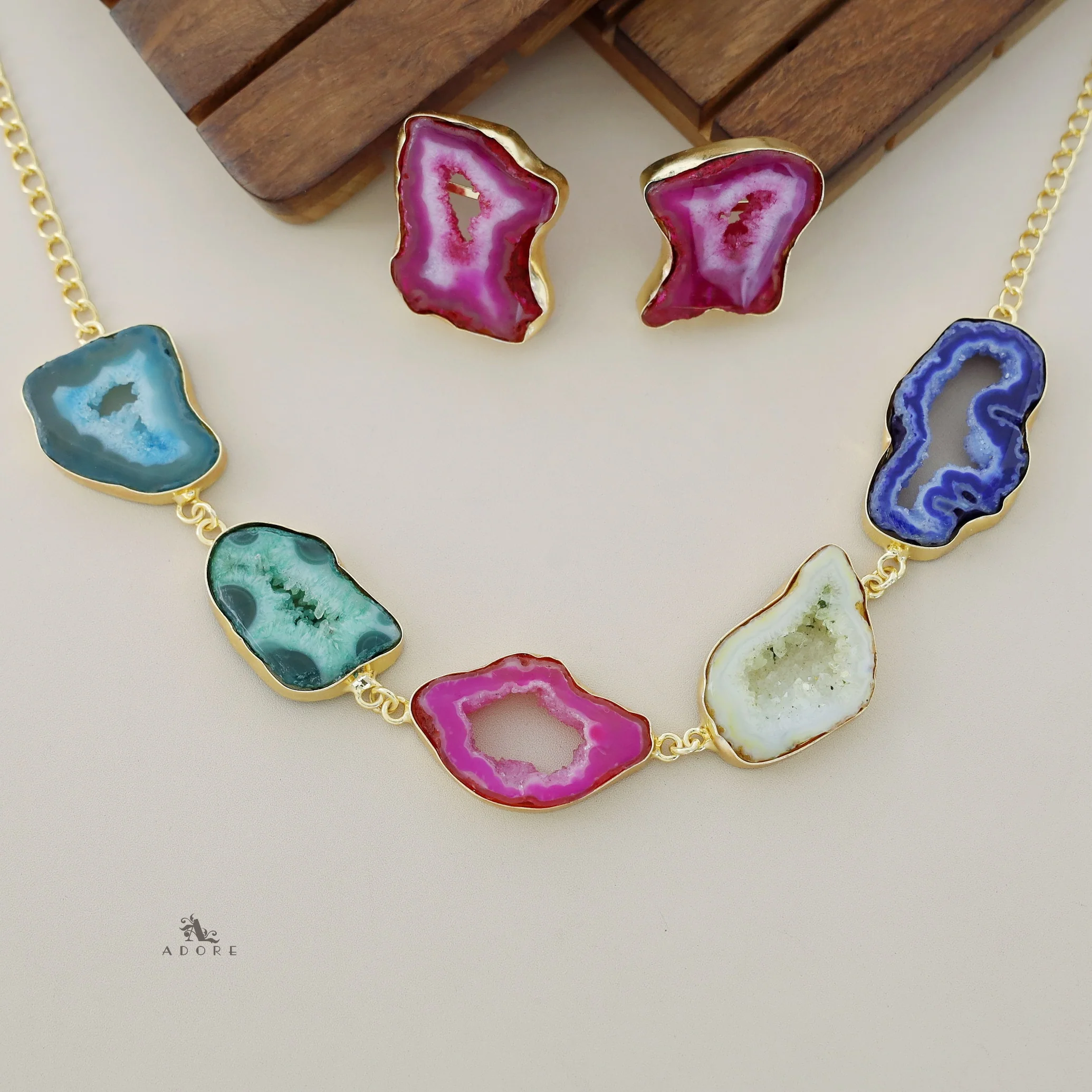 Britney Agate Choker/Short Neckpiece With Earring - Image 26