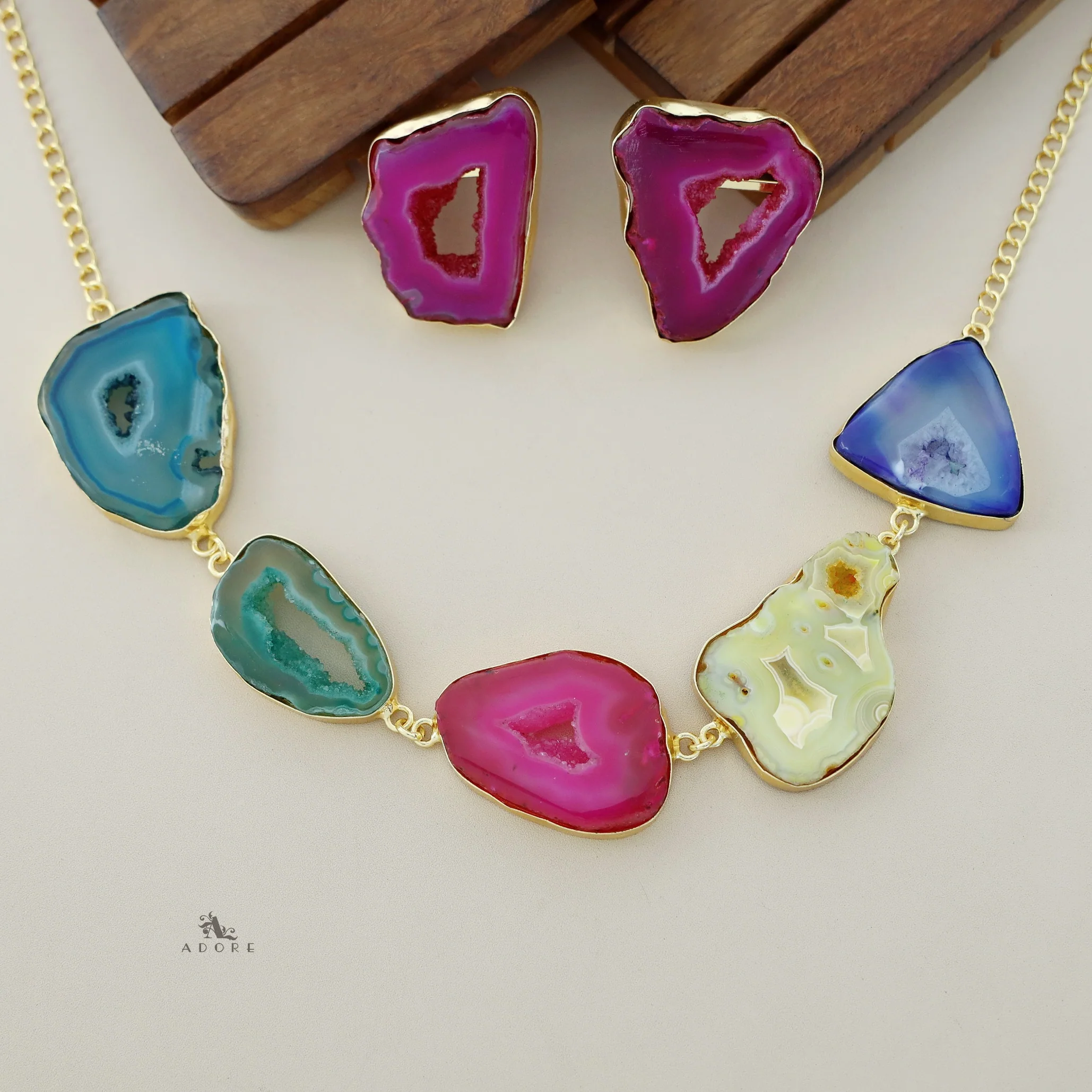 Britney Agate Choker/Short Neckpiece With Earring - Image 30