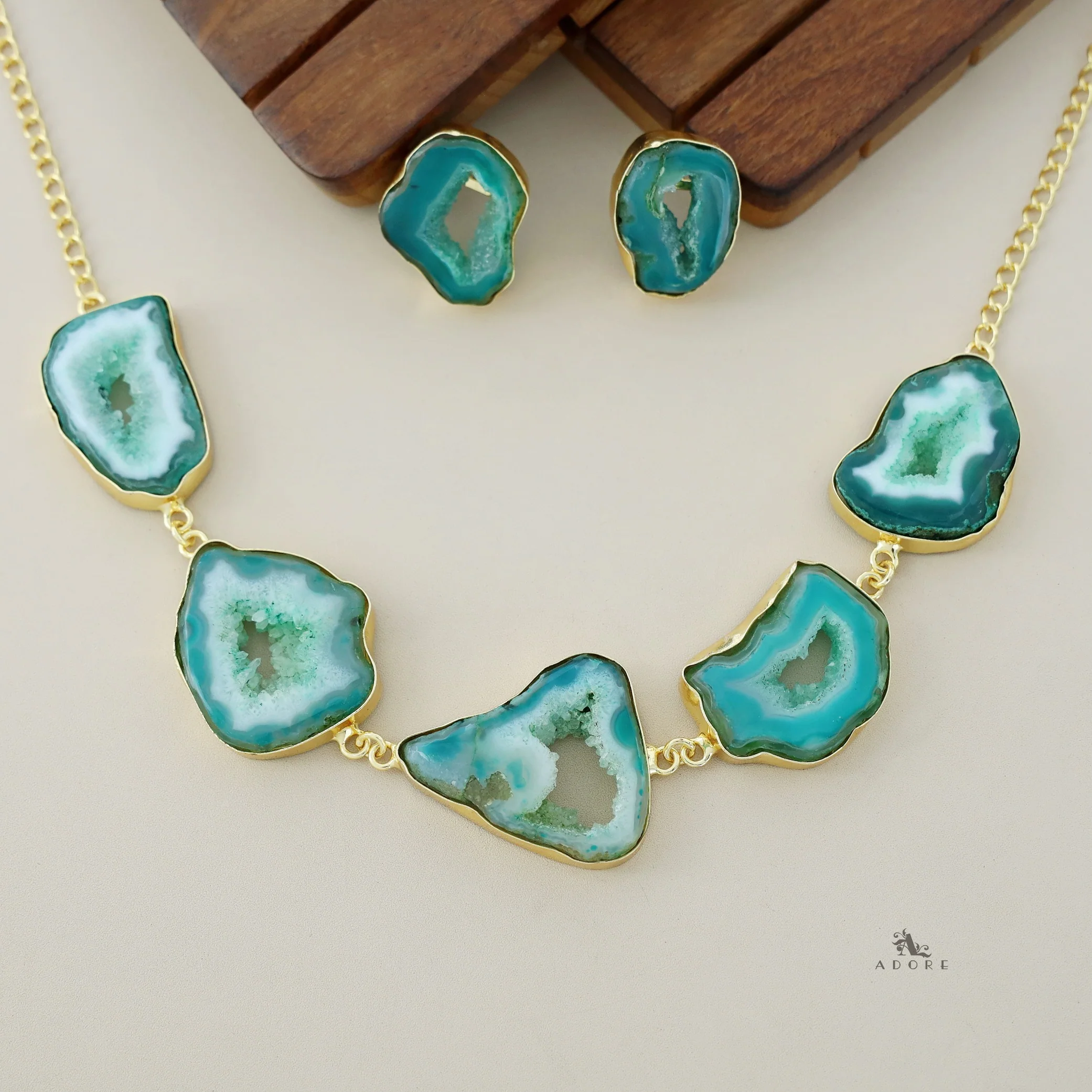 Britney Agate Choker/Short Neckpiece With Earring - Image 7