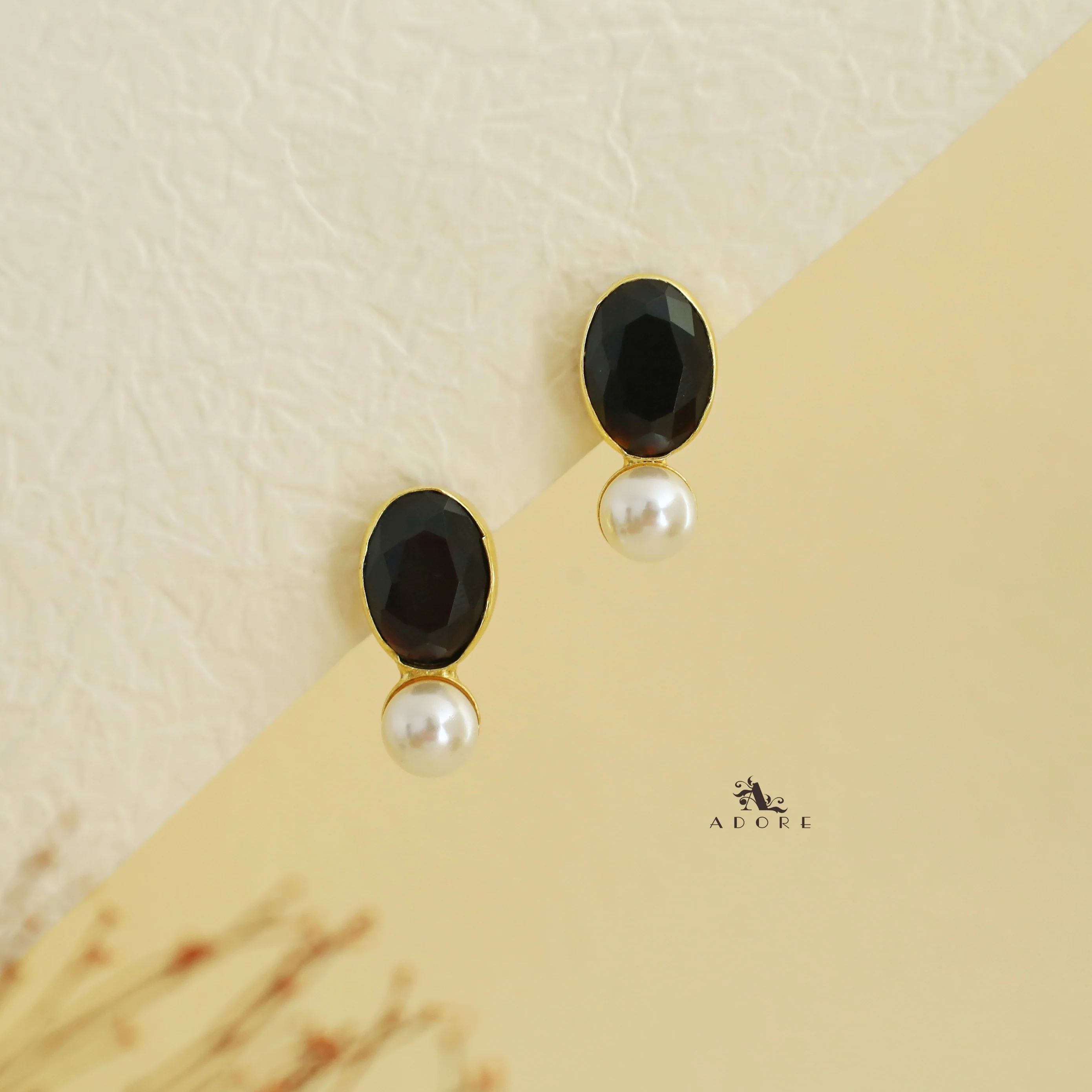 Laney Golden Oval Glossy Stone Pearl Earring - Image 12