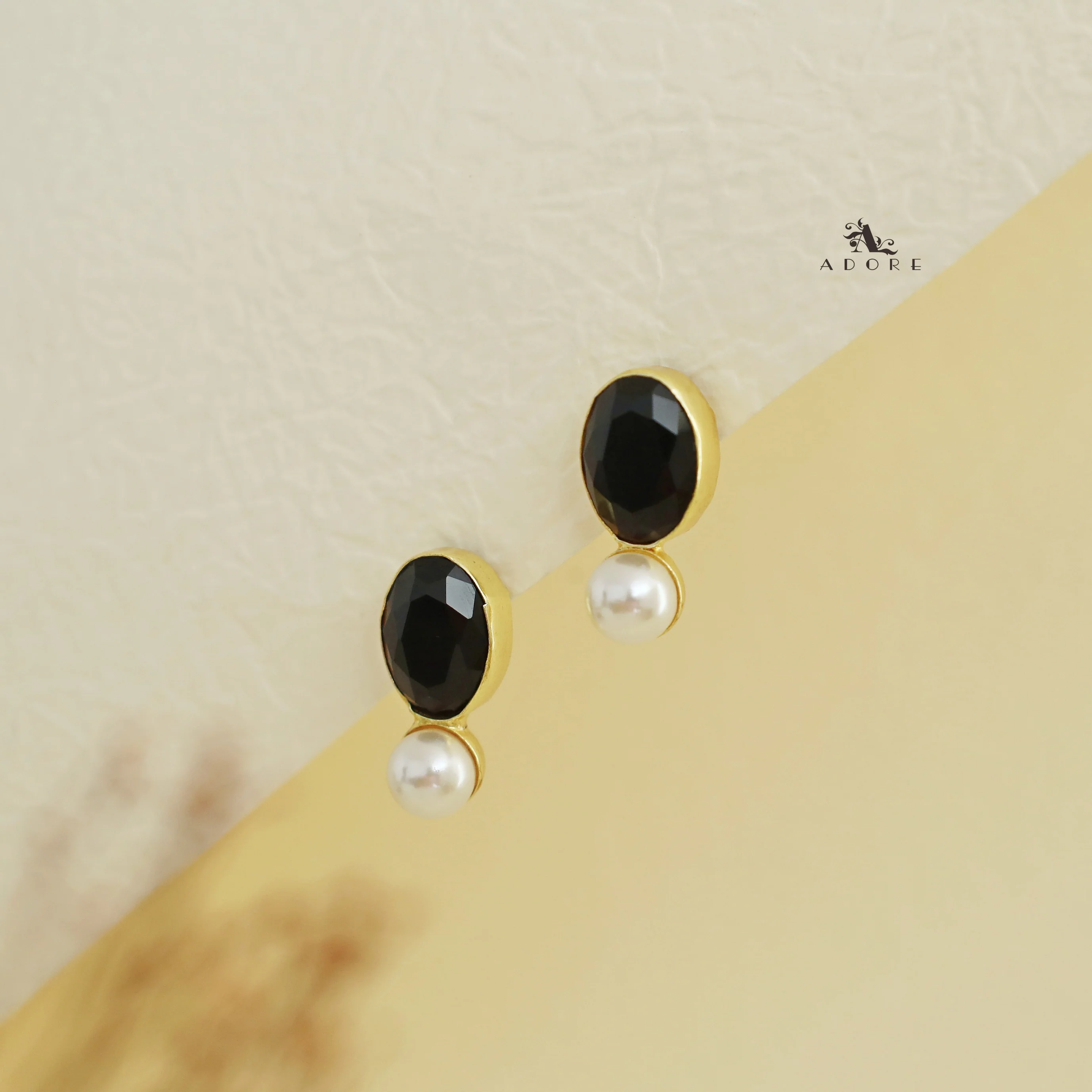 Laney Golden Oval Glossy Stone Pearl Earring - Image 14