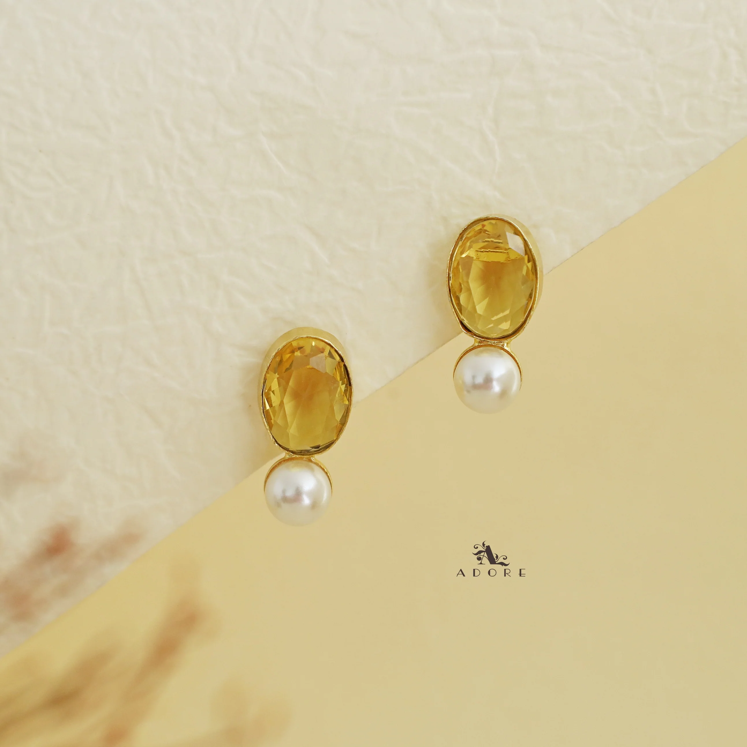 Laney Golden Oval Glossy Stone Pearl Earring - Image 3