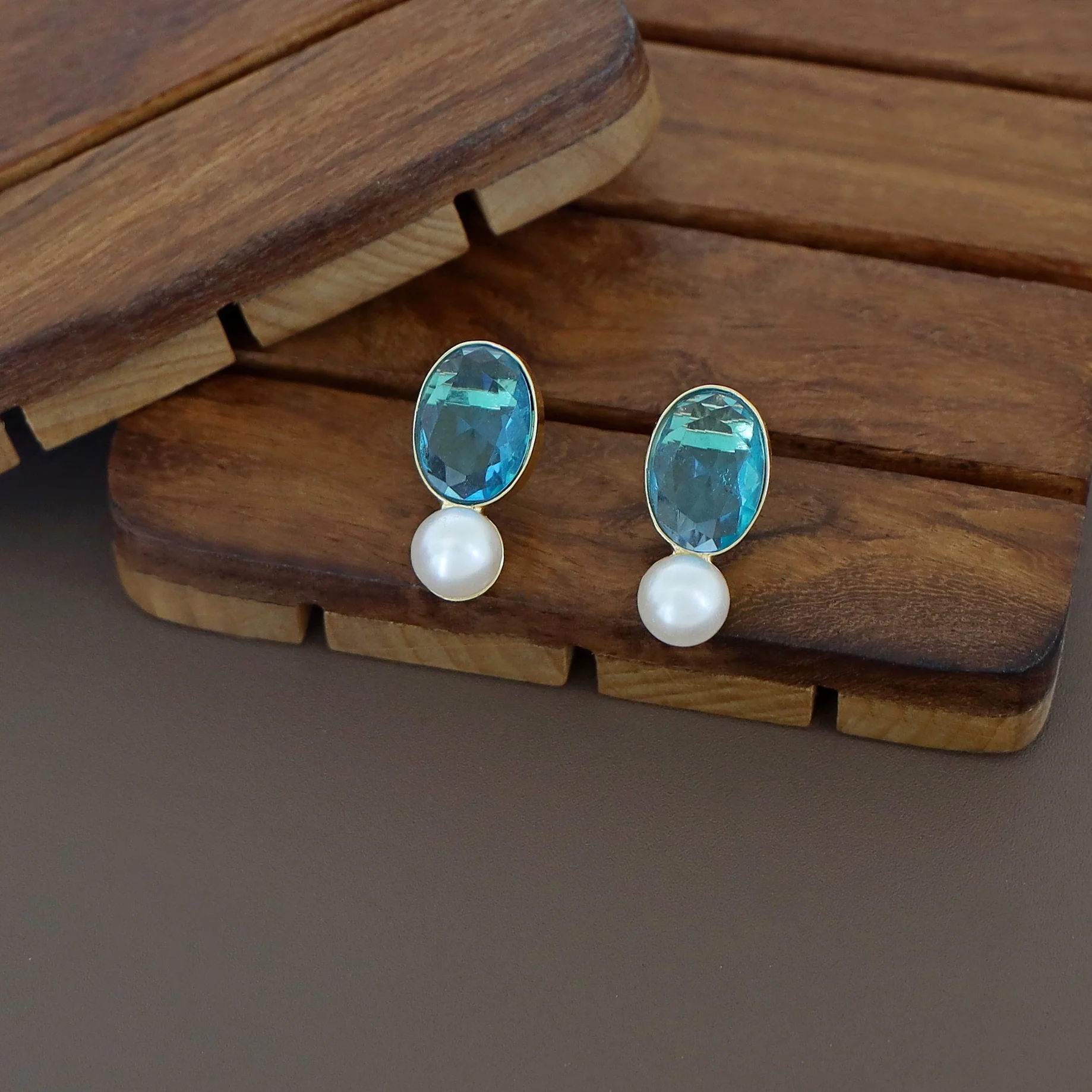 Laney Golden Oval Glossy Stone Pearl Earring - Image 9