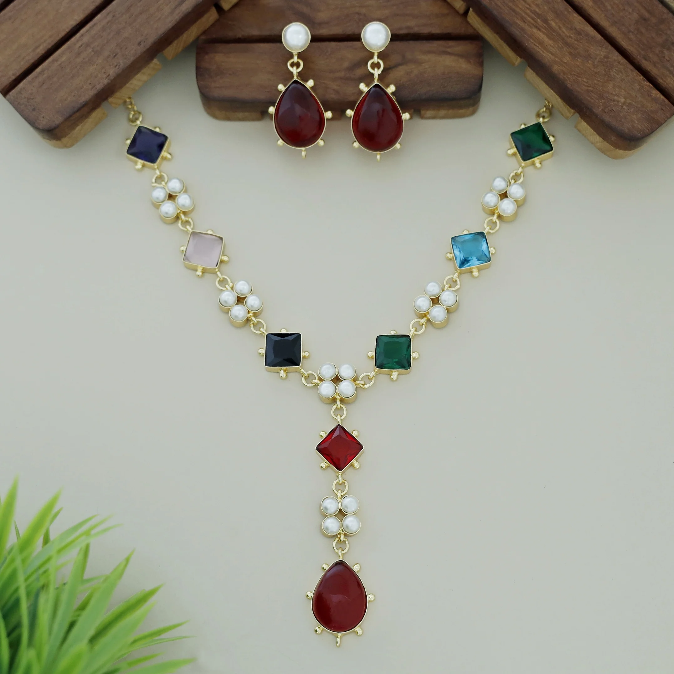 Cailyn Glossy Stone Pearl Neckpiece With Earring - Image 7
