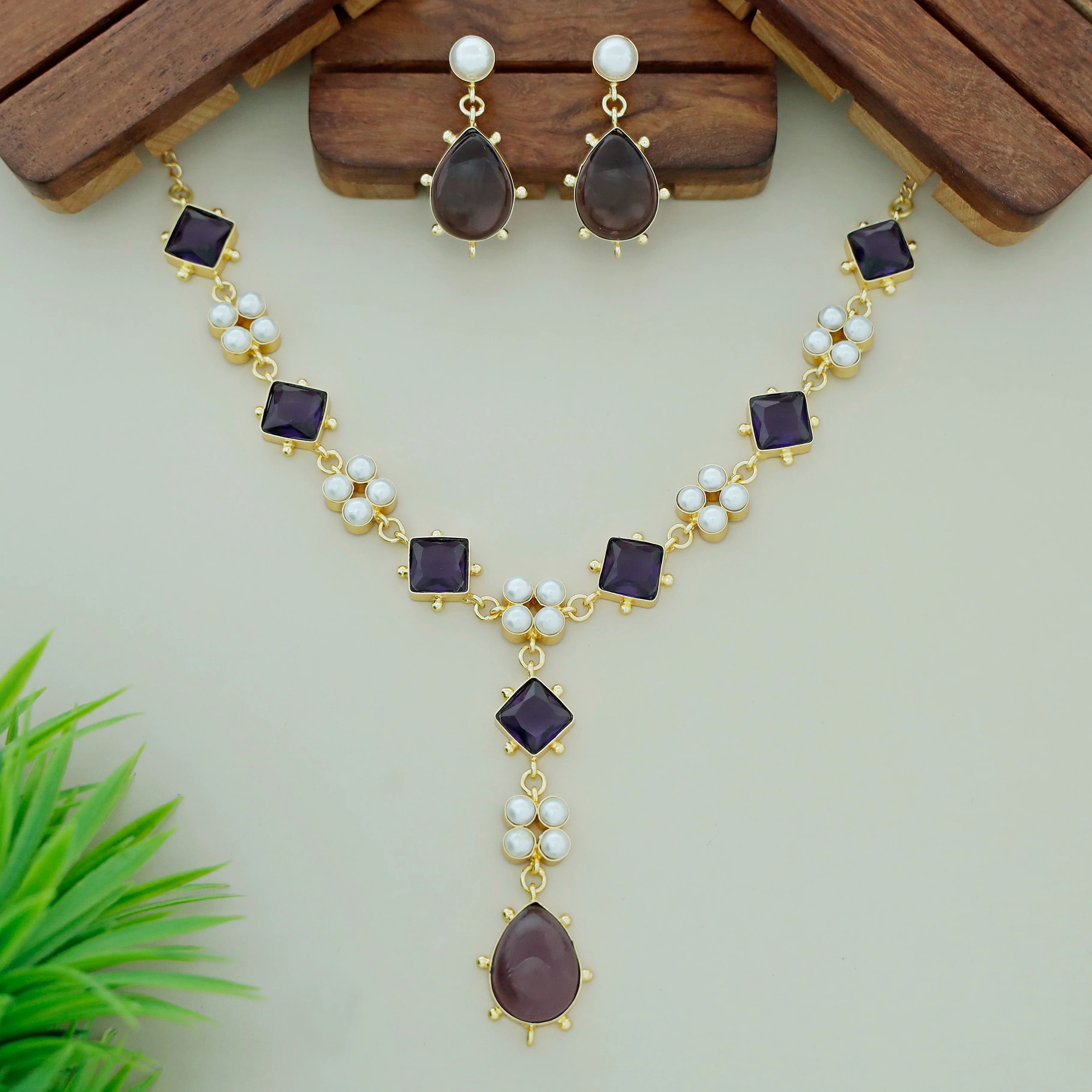 Cailyn Glossy Stone Pearl Neckpiece With Earring - Image 9