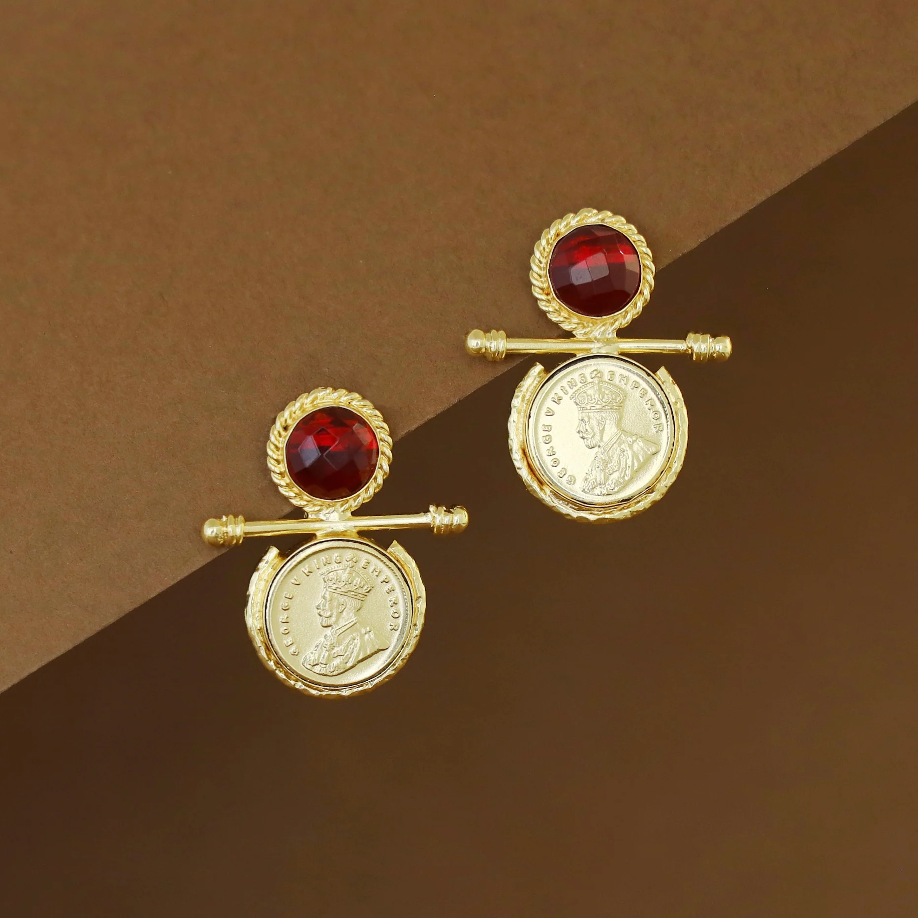 Caliso Golden Stick Glossy Stone King George Earring - Image 2