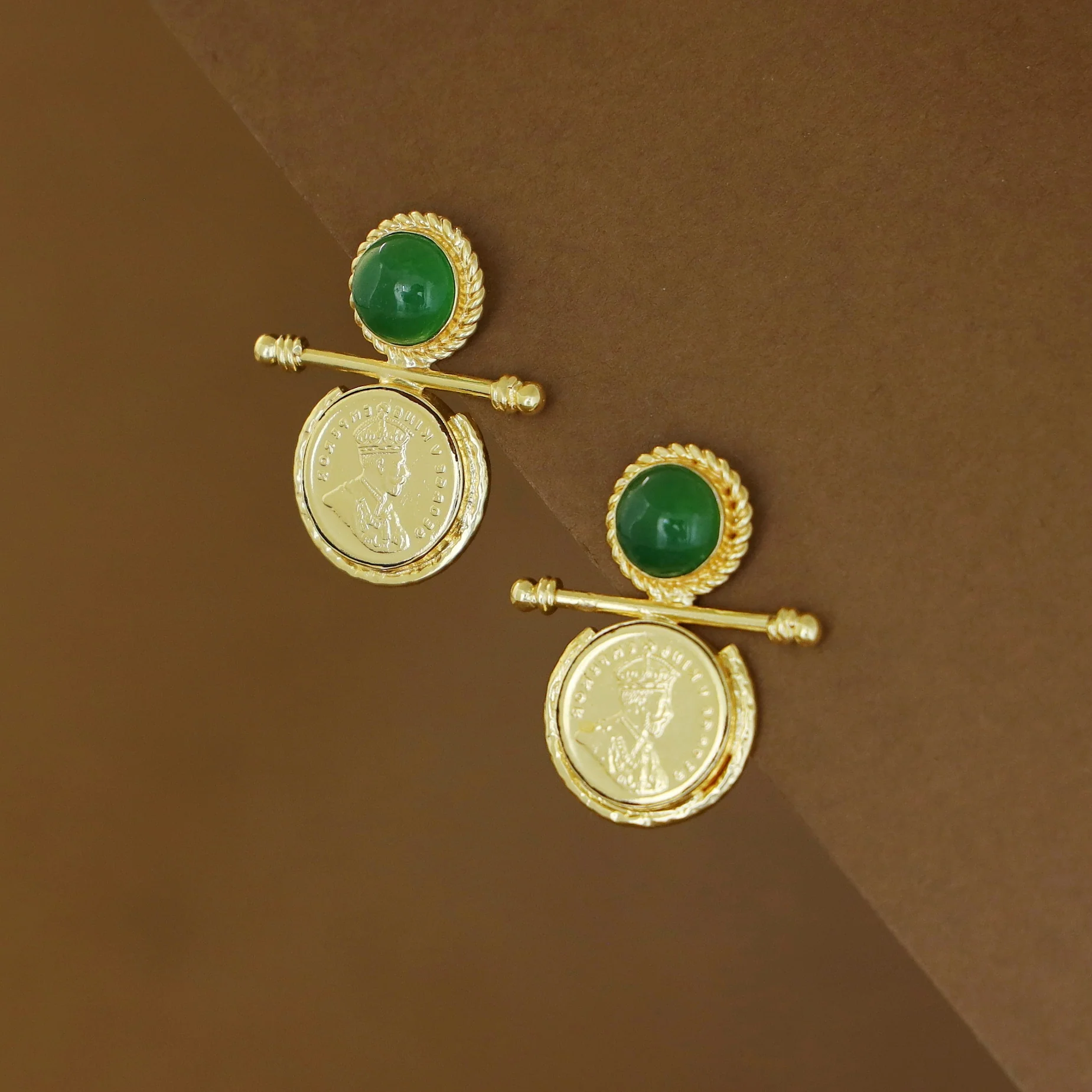 Caliso Golden Stick Glossy Stone King George Earring - Image 9