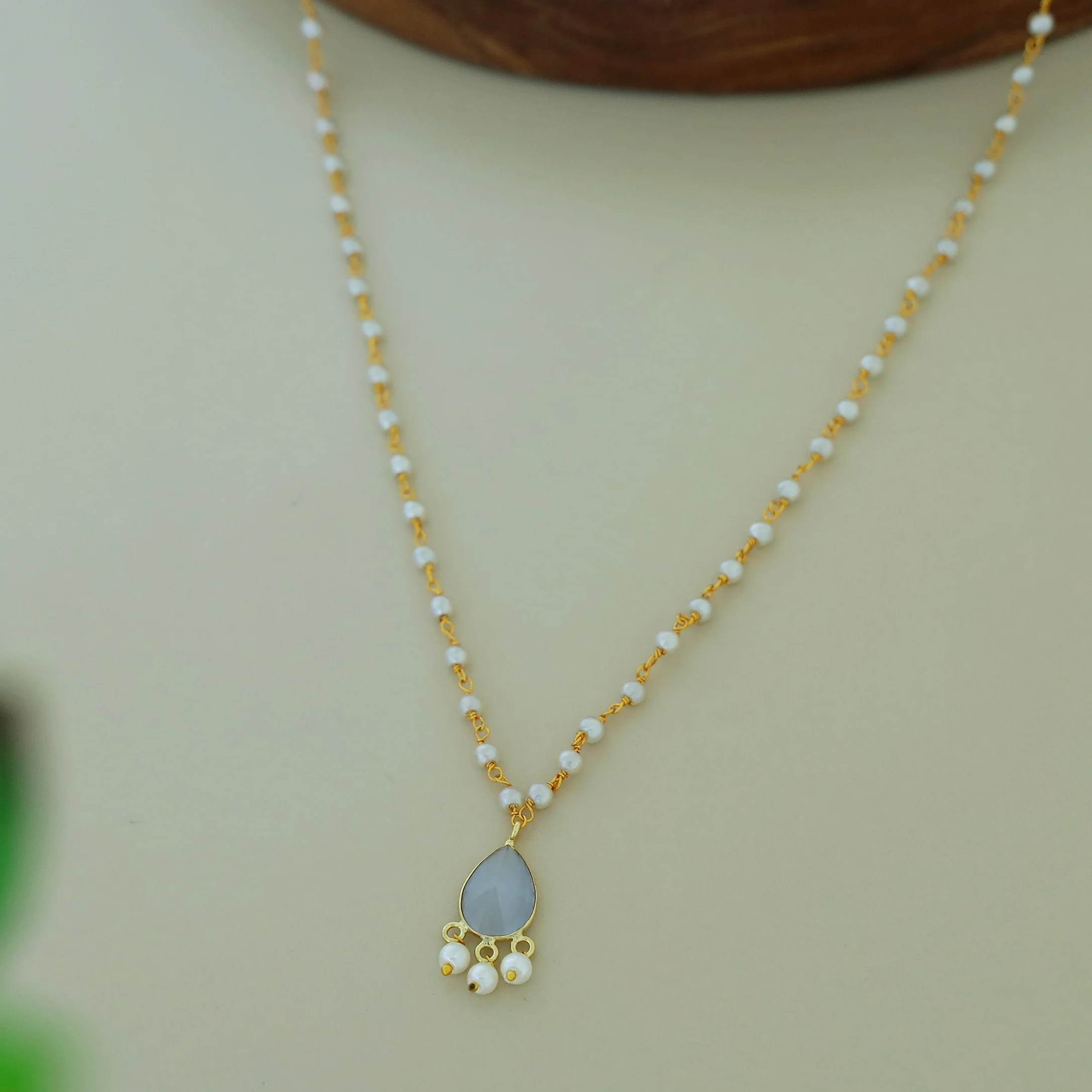 Carly Pearl Drop Glossy Neckpiece - Image 11