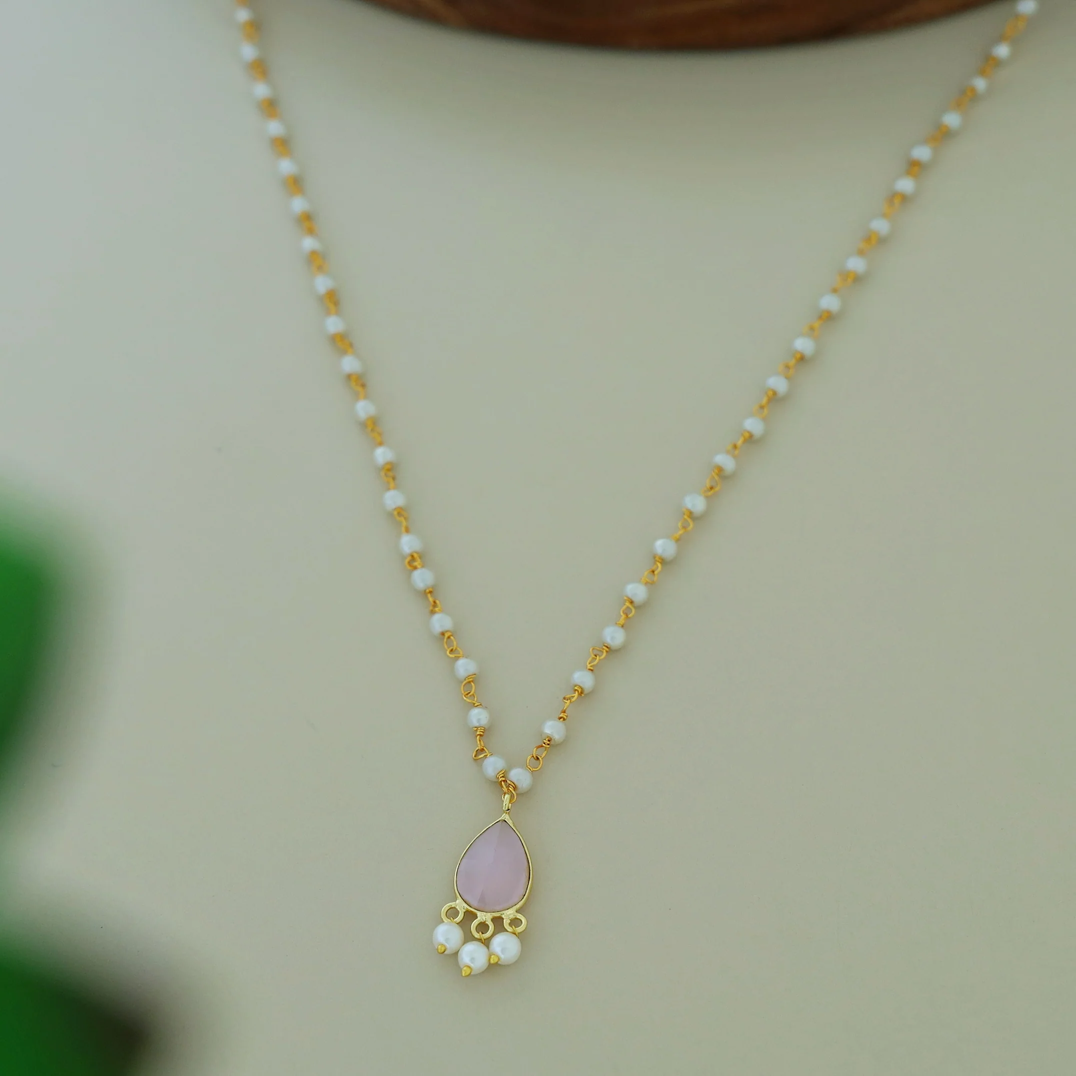 Carly Pearl Drop Glossy Neckpiece - Image 12