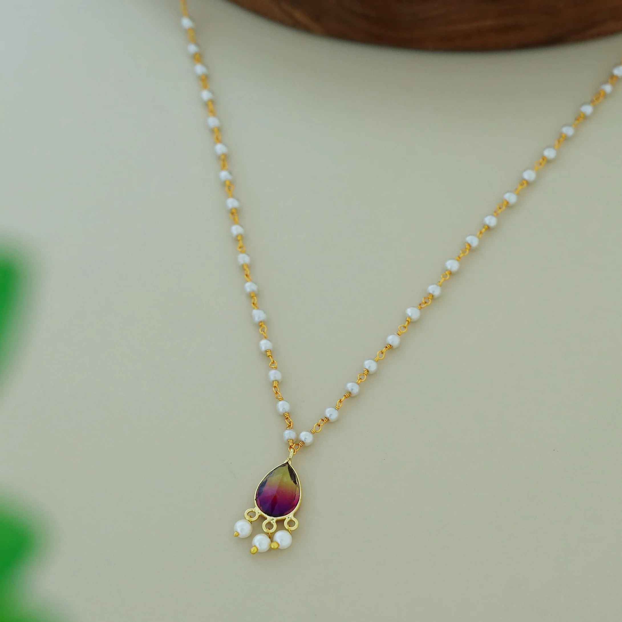 Carly Pearl Drop Glossy Neckpiece - Image 7