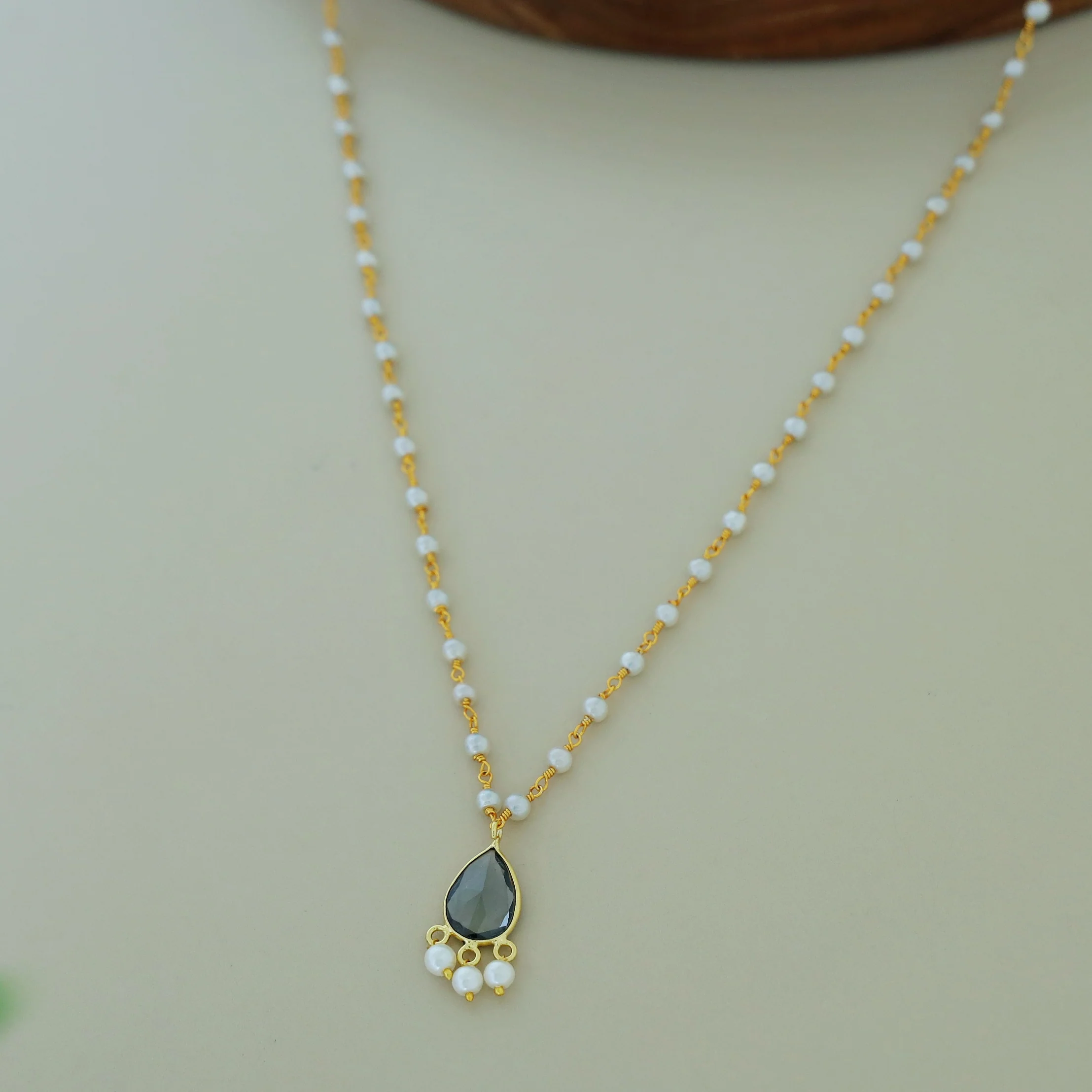 Carly Pearl Drop Glossy Neckpiece - Image 8