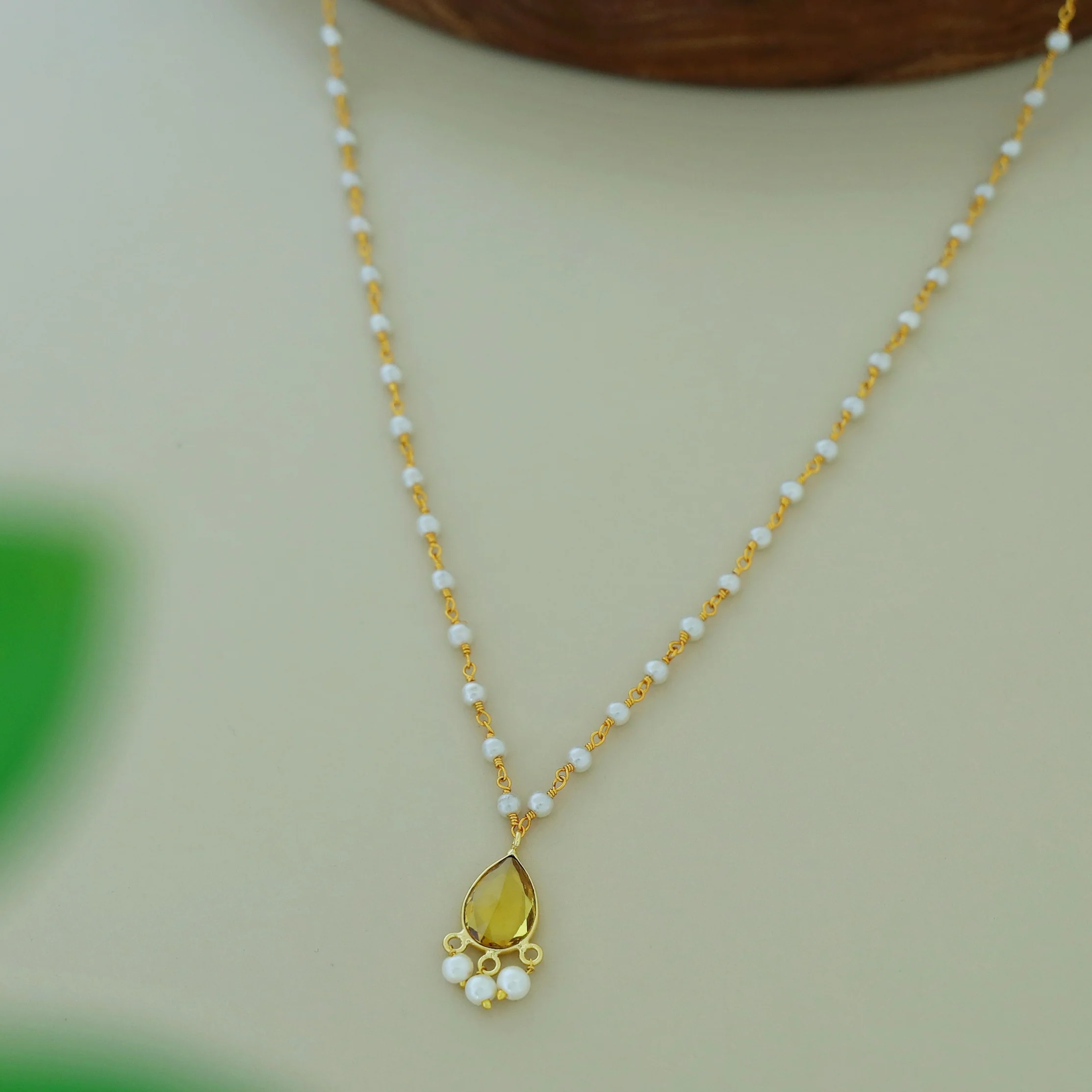 Carly Pearl Drop Glossy Neckpiece - Image 9