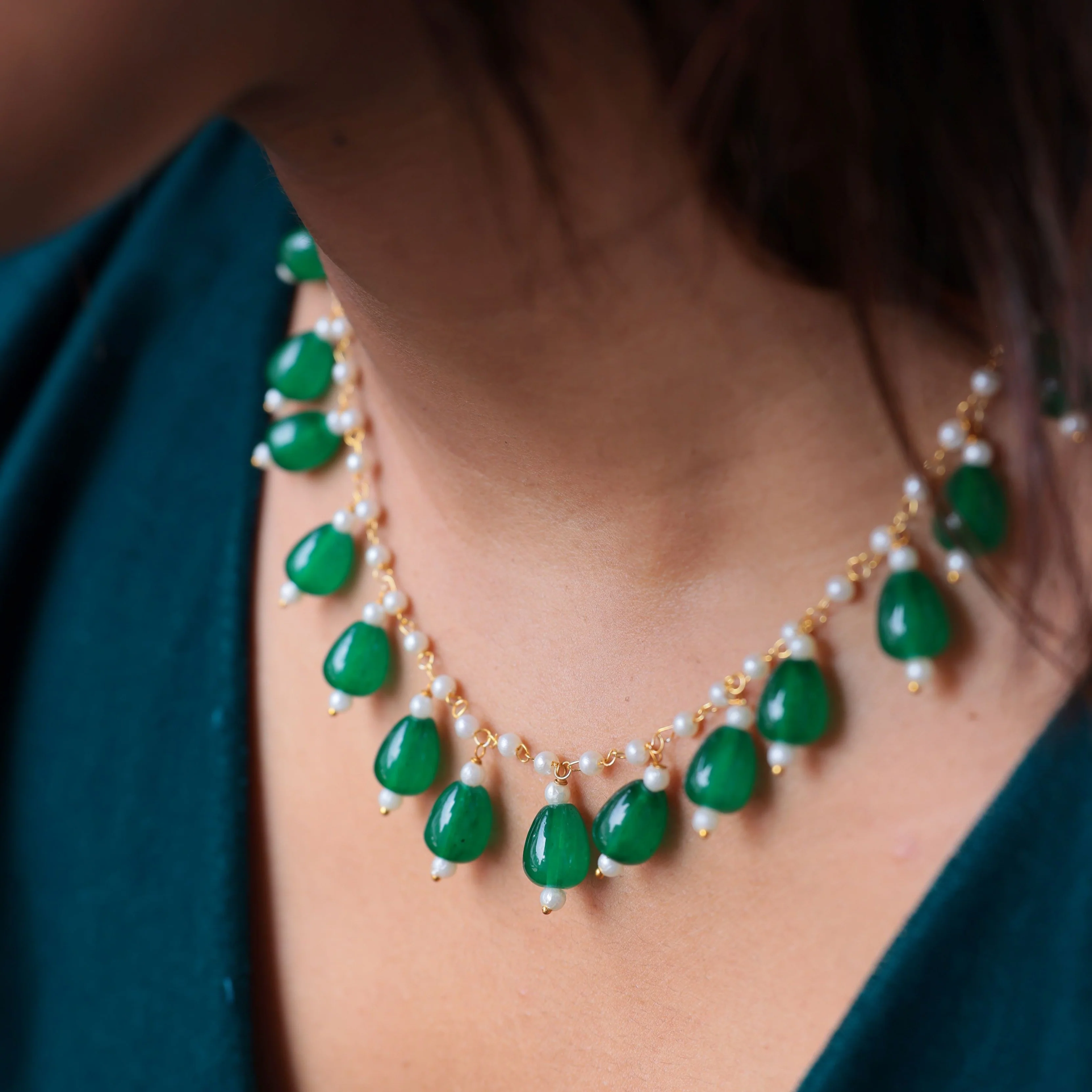 Carly Pearl Single Layer Short Neckpiece - Image 2