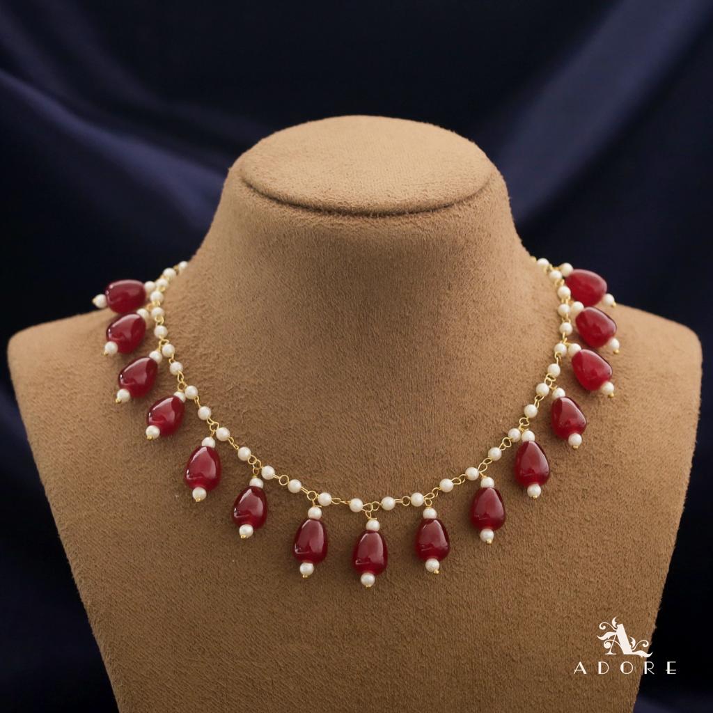 Carly Pearl Single Layer Short Neckpiece - Image 3