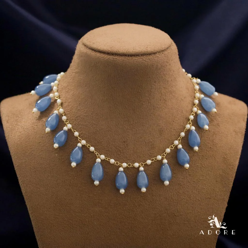 Carly Pearl Single Layer Short Neckpiece - Image 8