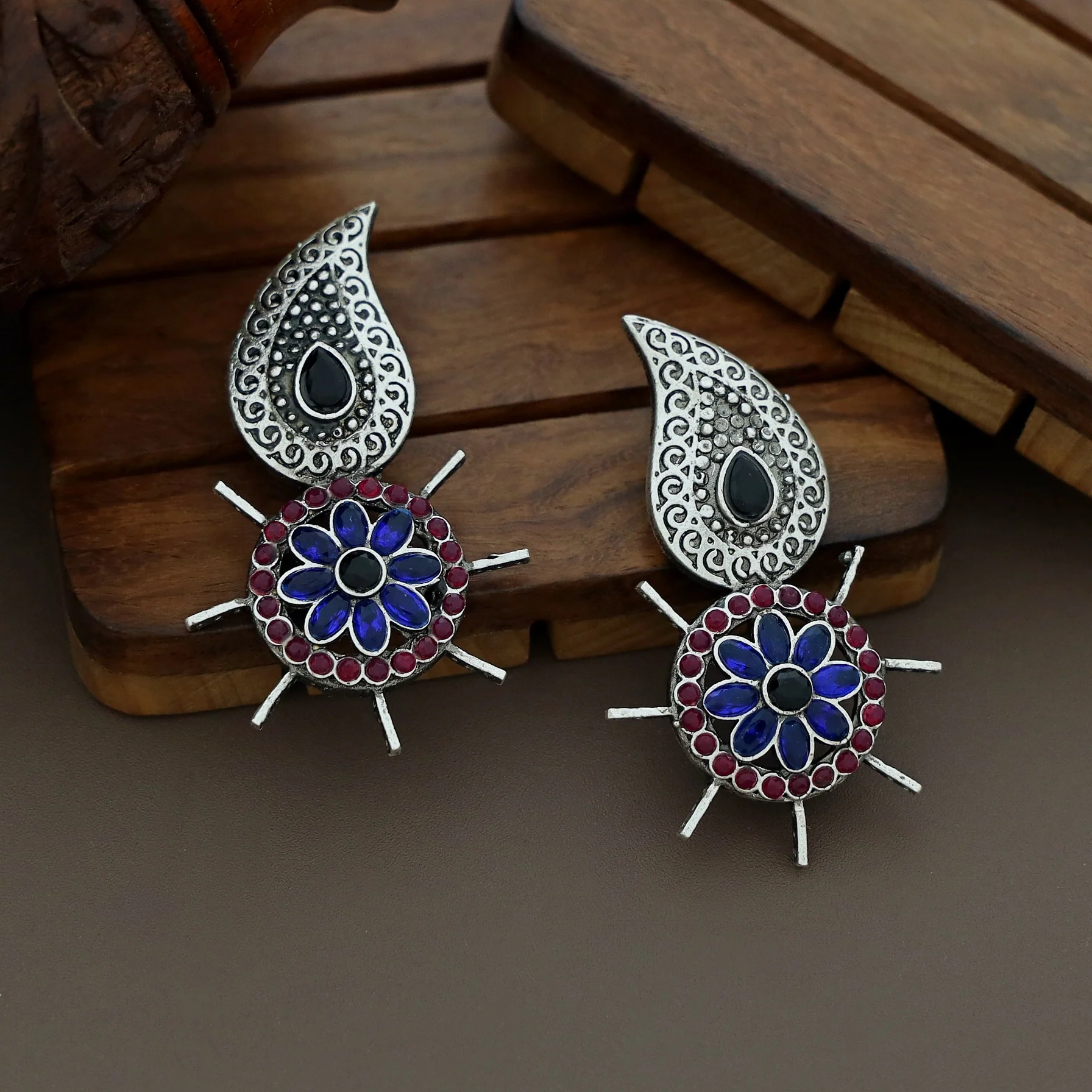 Carolina Flower Inverted Mango Earring - Image 7