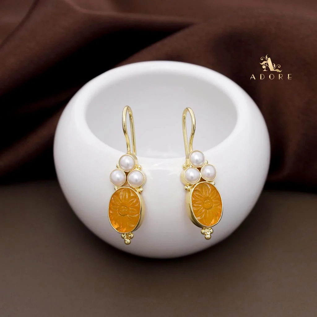 Carved Oval Tri Pearl Drop - Image 15