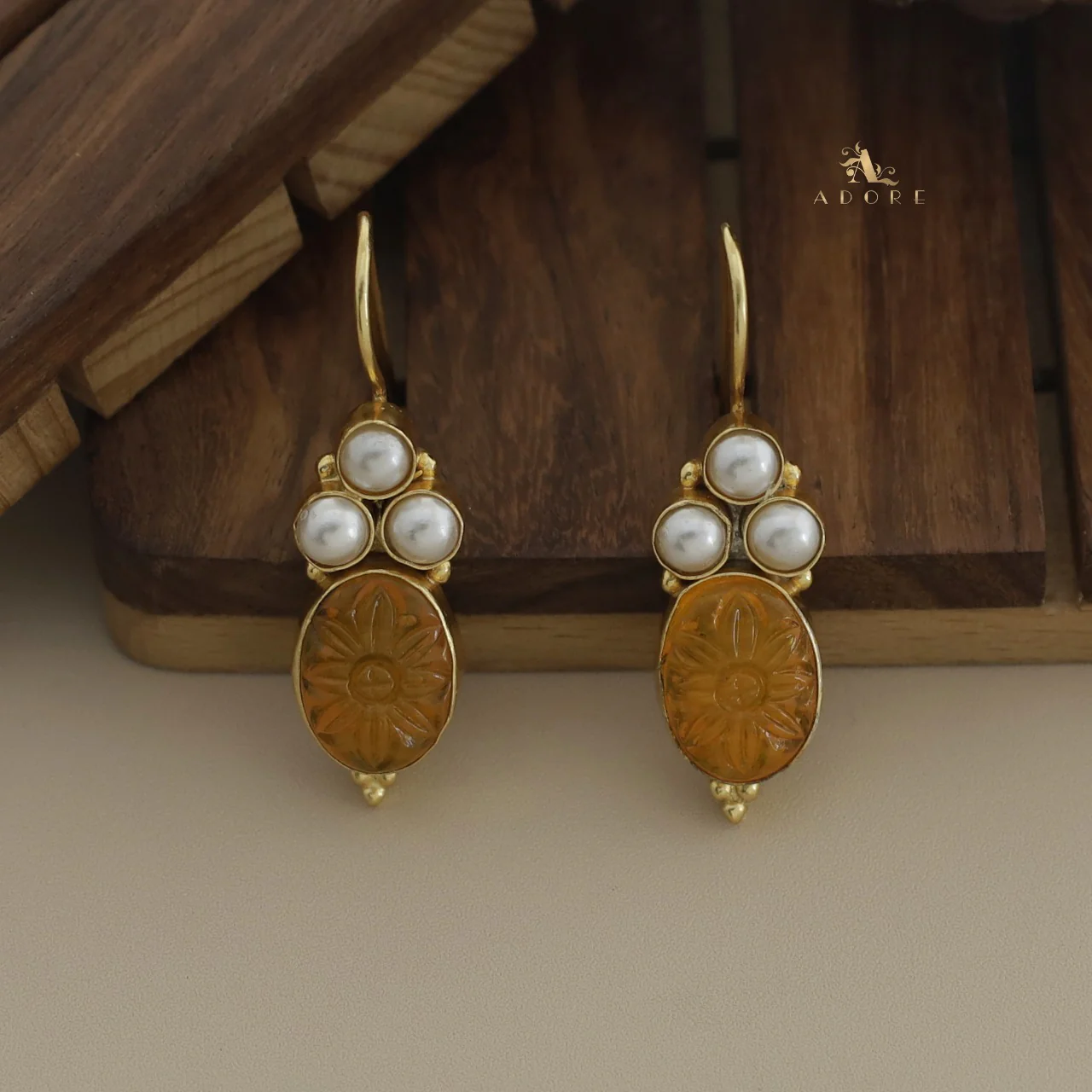 Carved Oval Tri Pearl Drop - Image 9