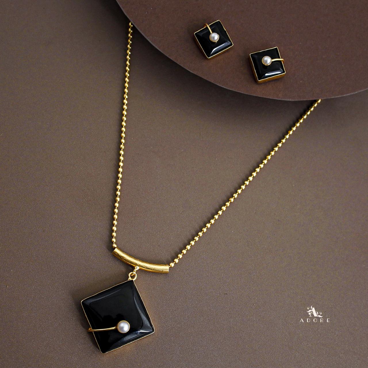 Catalina Diamond Pearl Short Neckpiece With Earring - Image 5