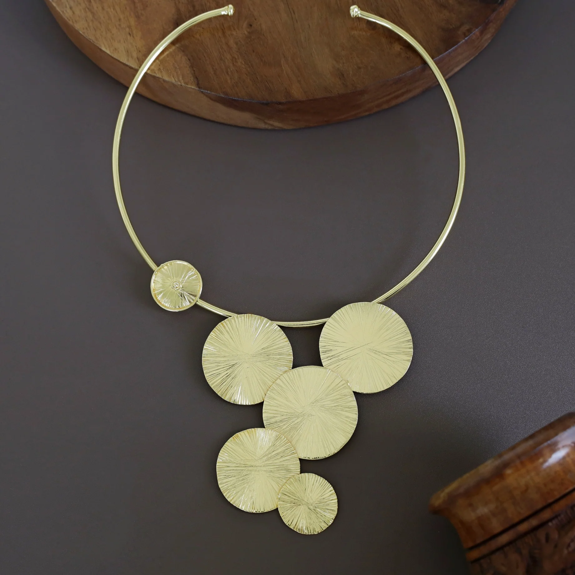 Catherine Golden Textured Circle Neck Cuff - Image 2