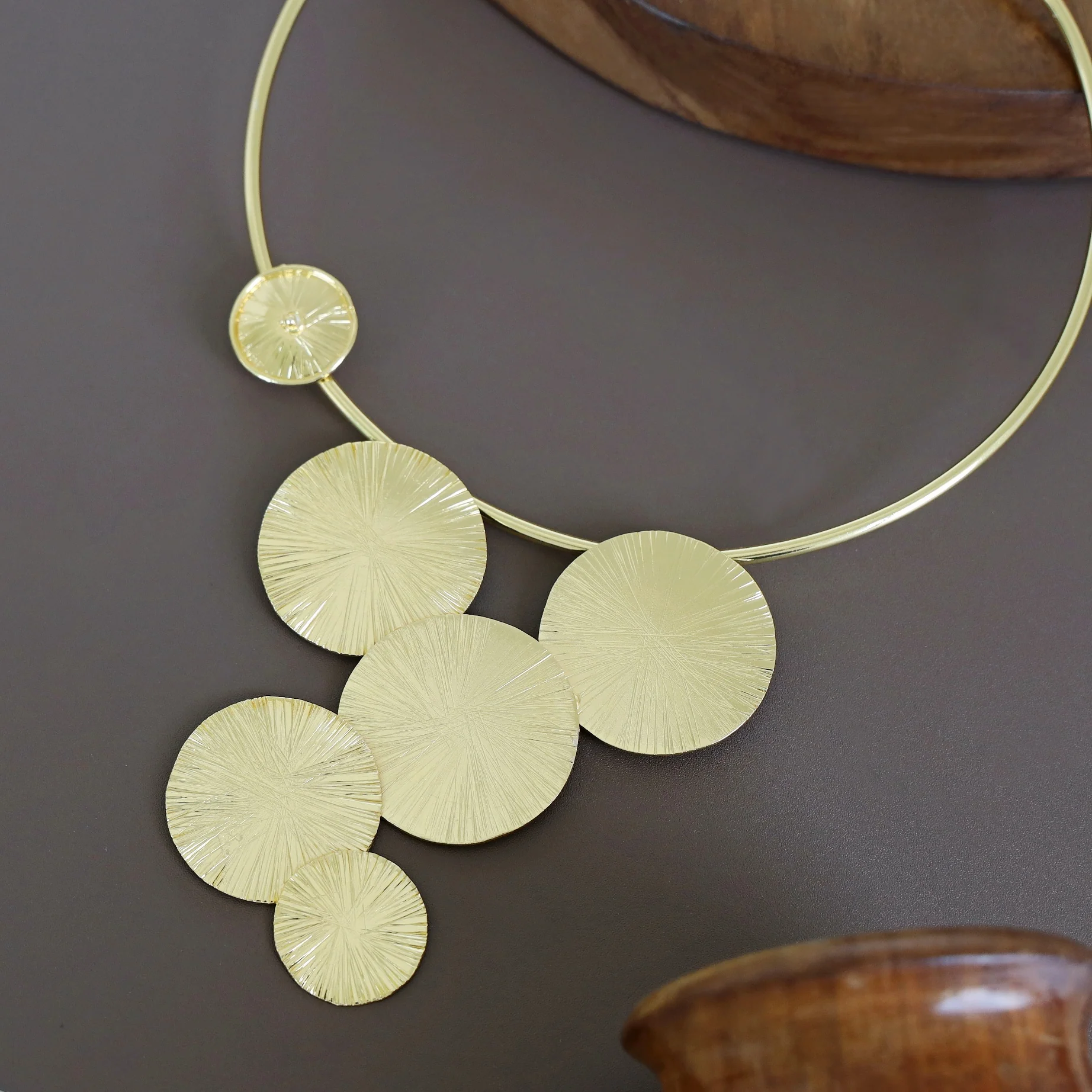 Catherine Golden Textured Circle Neck Cuff - Image 4