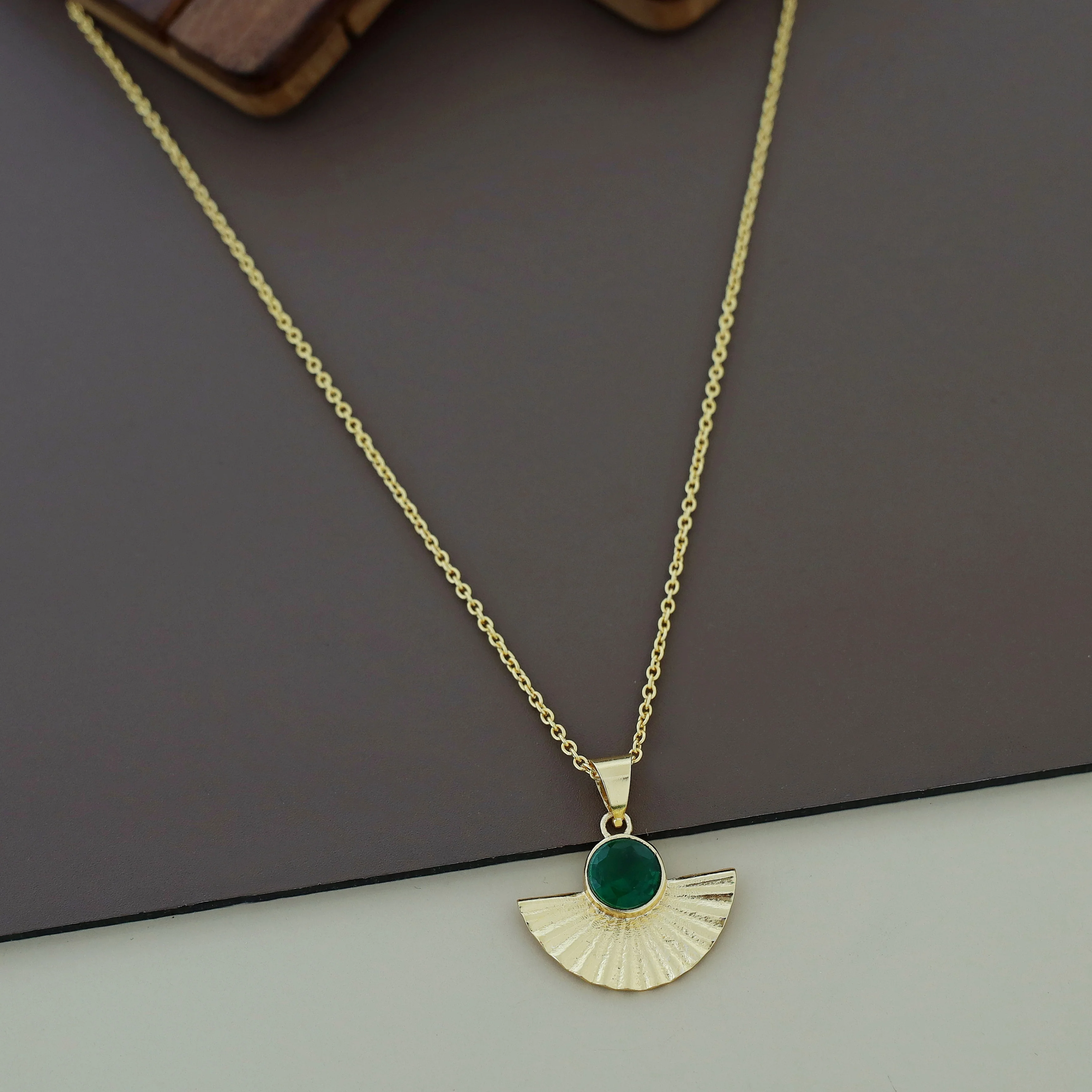 Cecelia Semi Circle Glossy Neckpiece - Image 3
