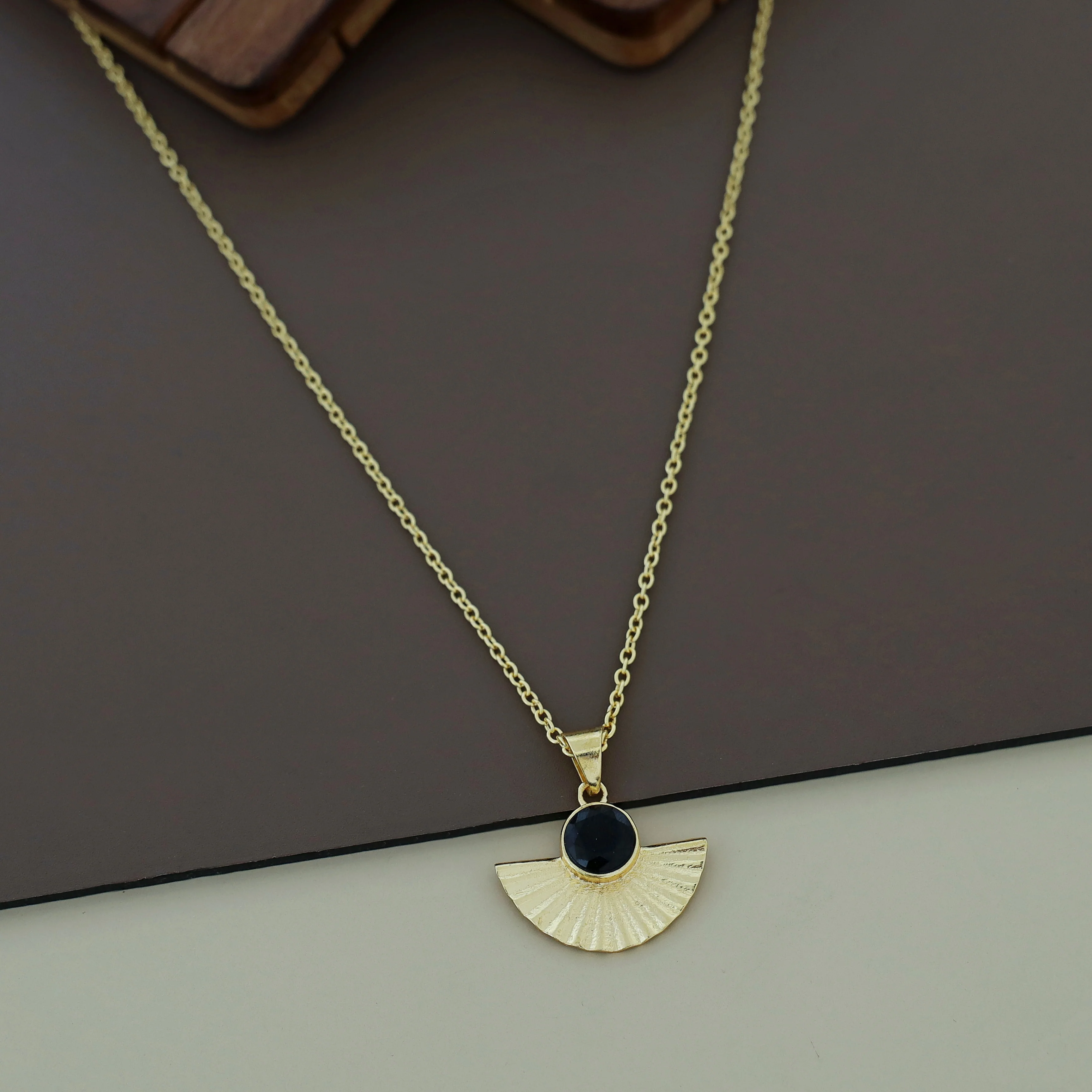 Cecelia Semi Circle Glossy Neckpiece - Image 4