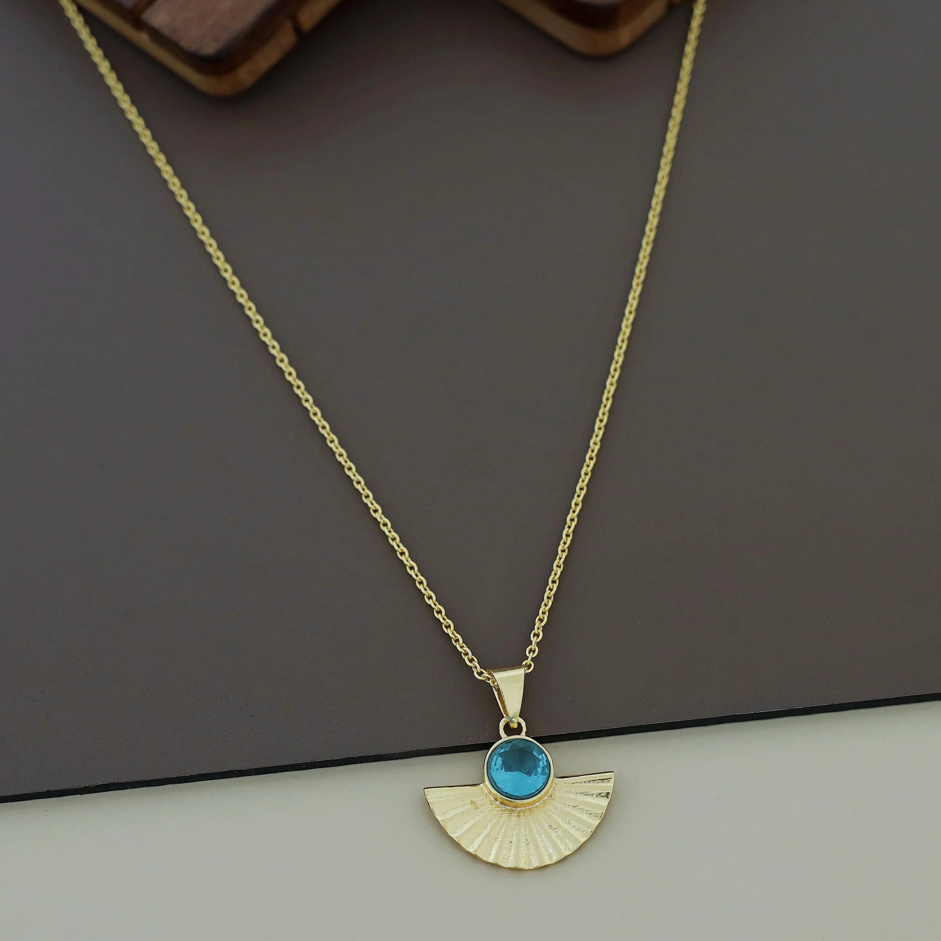 Cecelia Semi Circle Glossy Neckpiece - Image 5