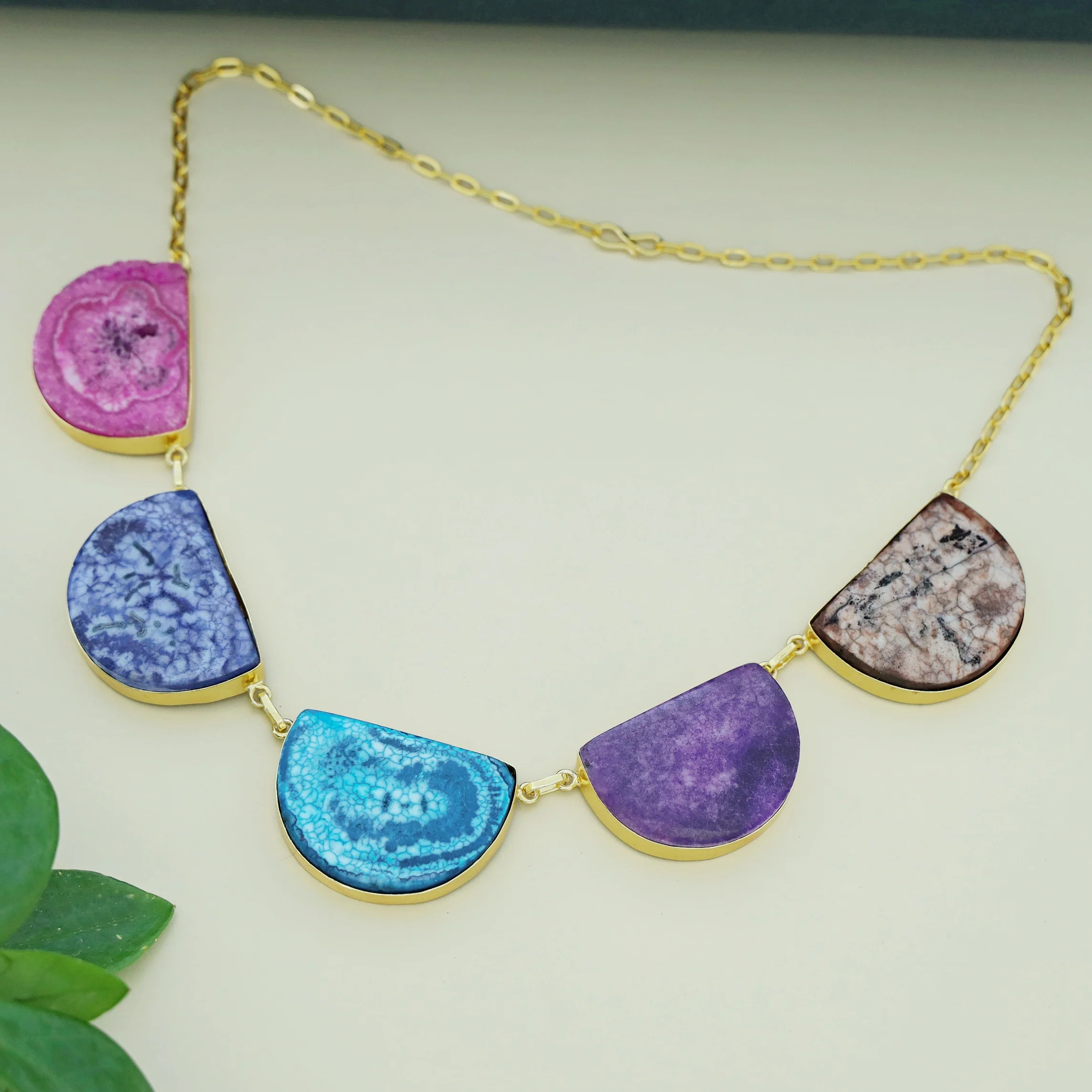 Cecilia Half Circle 5 Agate Short Neckpiece - Image 11