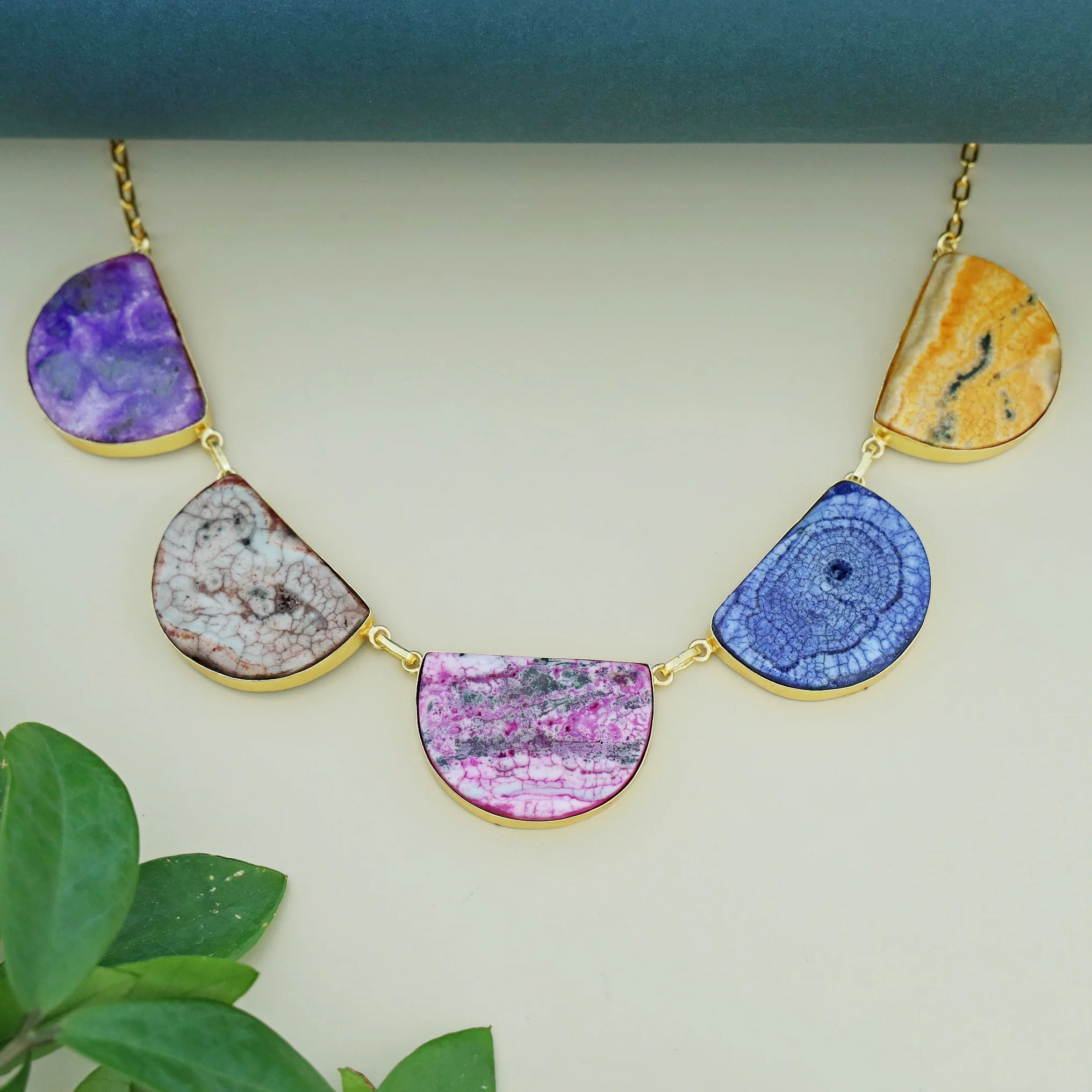 Cecilia Half Circle 5 Agate Short Neckpiece - Image 6