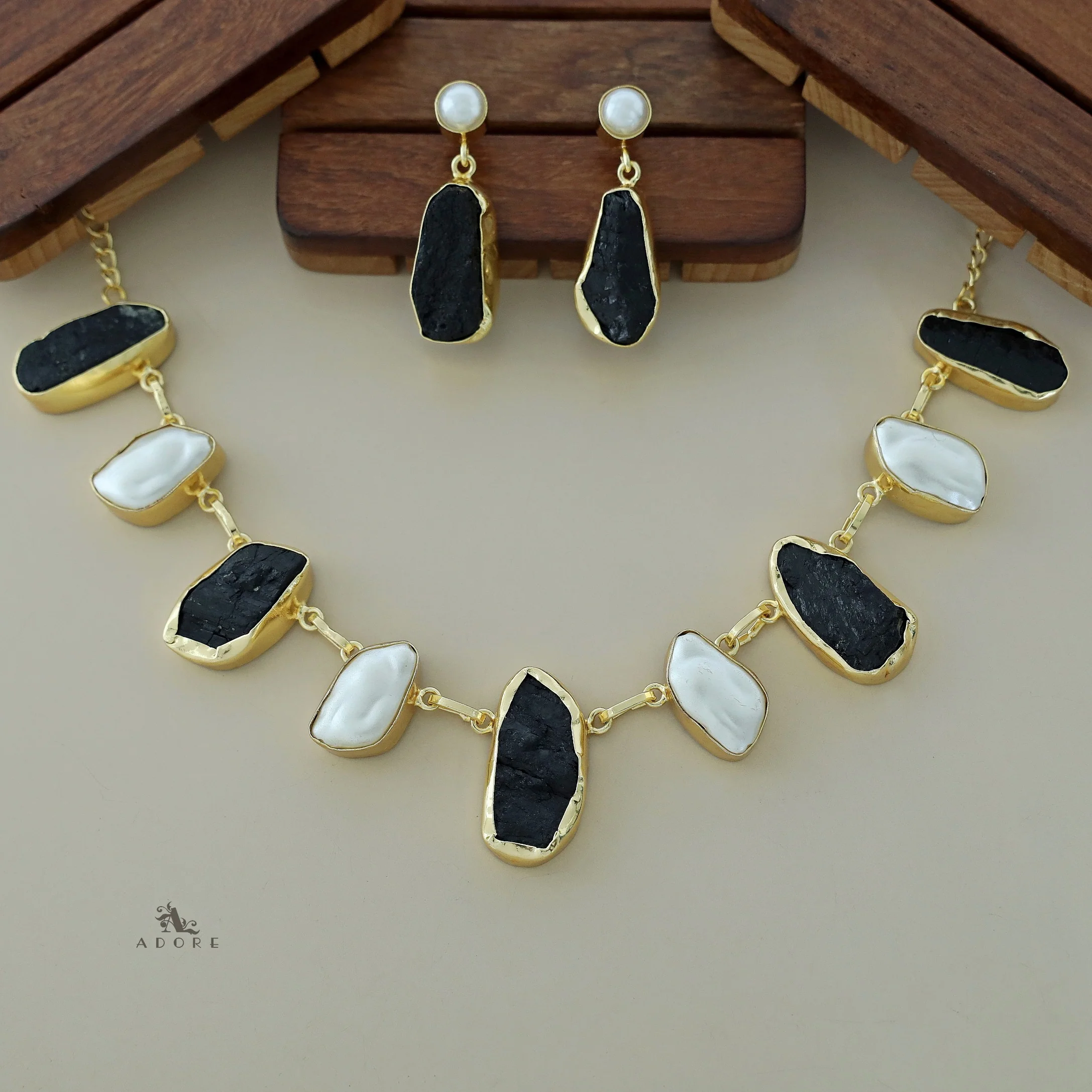 Celeste Raw stone Baroque Short Neckpiece with Earring - Image 11