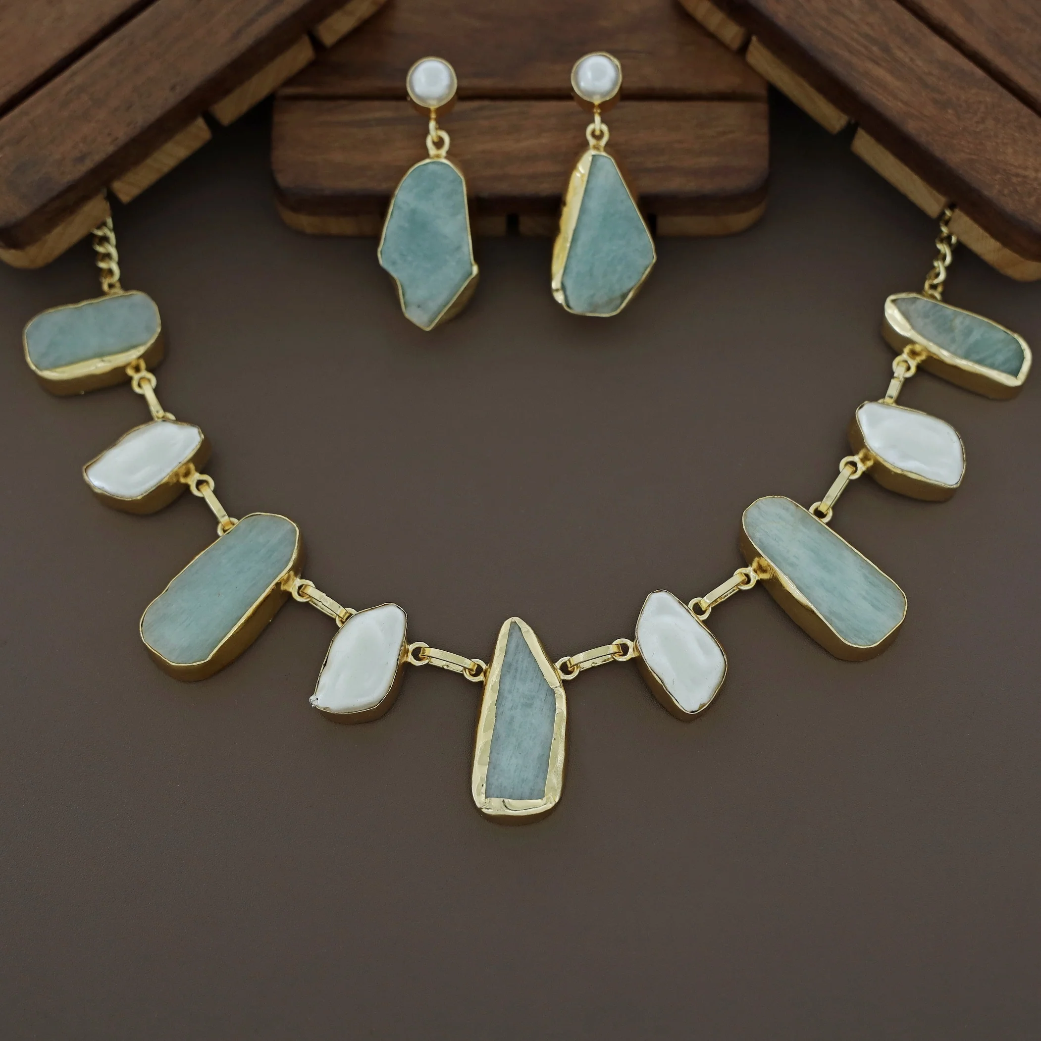 Celeste Raw stone Baroque Short Neckpiece with Earring - Image 13