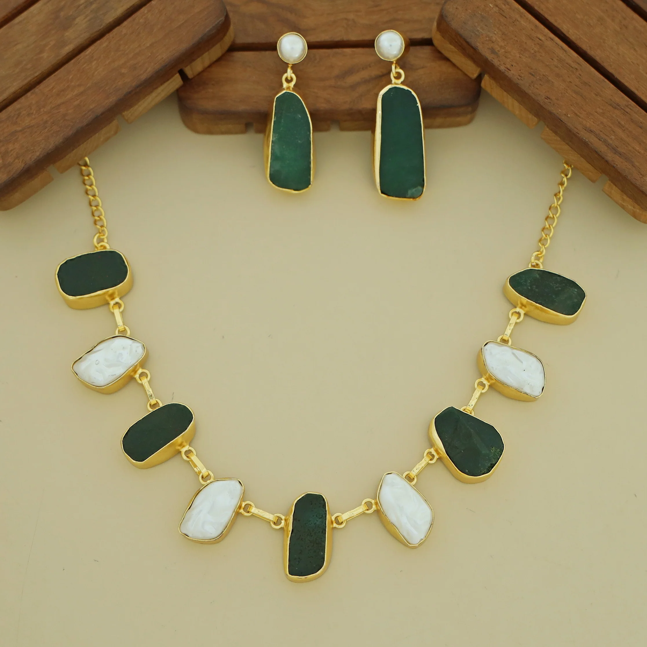 Celeste Raw stone Baroque Short Neckpiece with Earring - Image 17