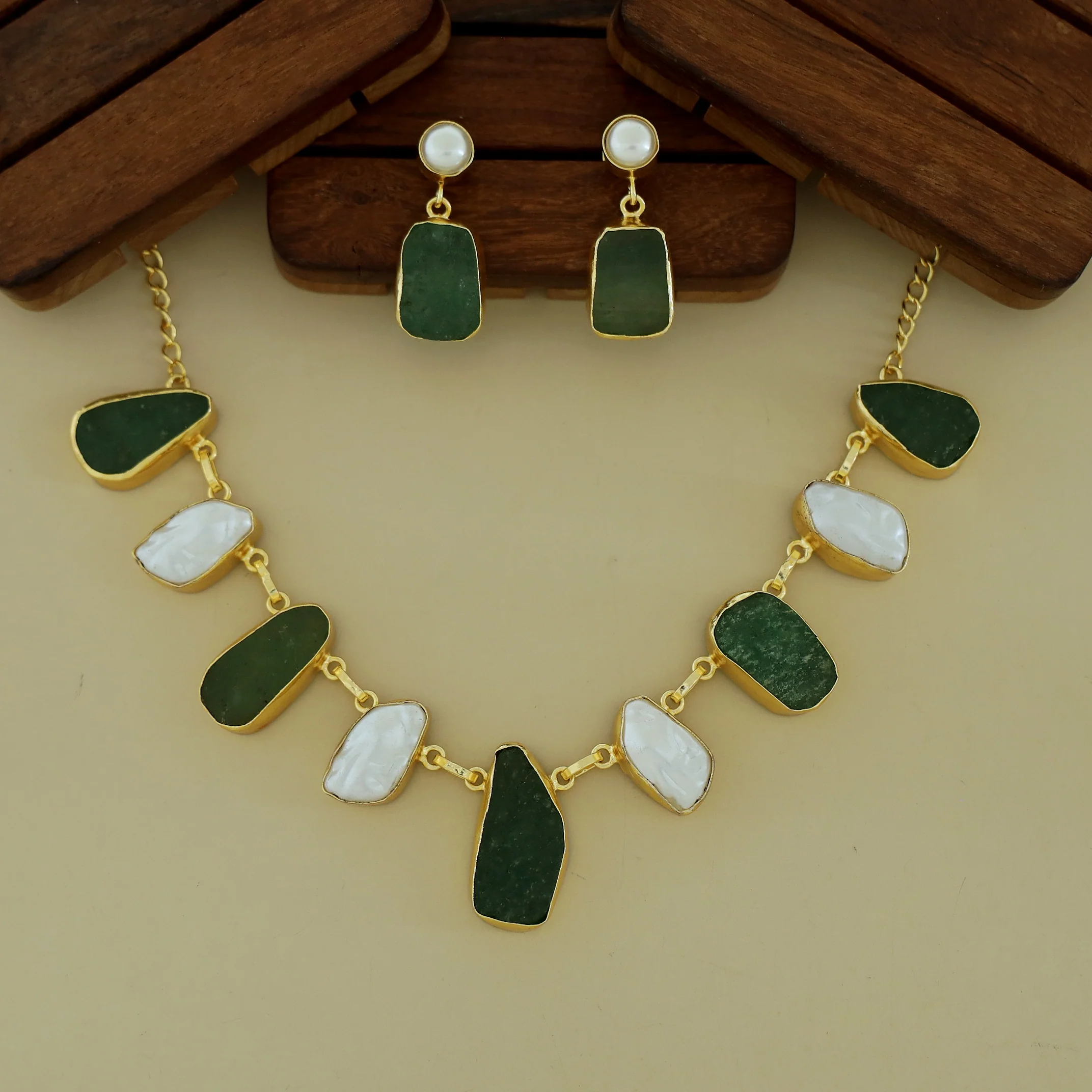 Celeste Raw stone Baroque Short Neckpiece with Earring - Image 18