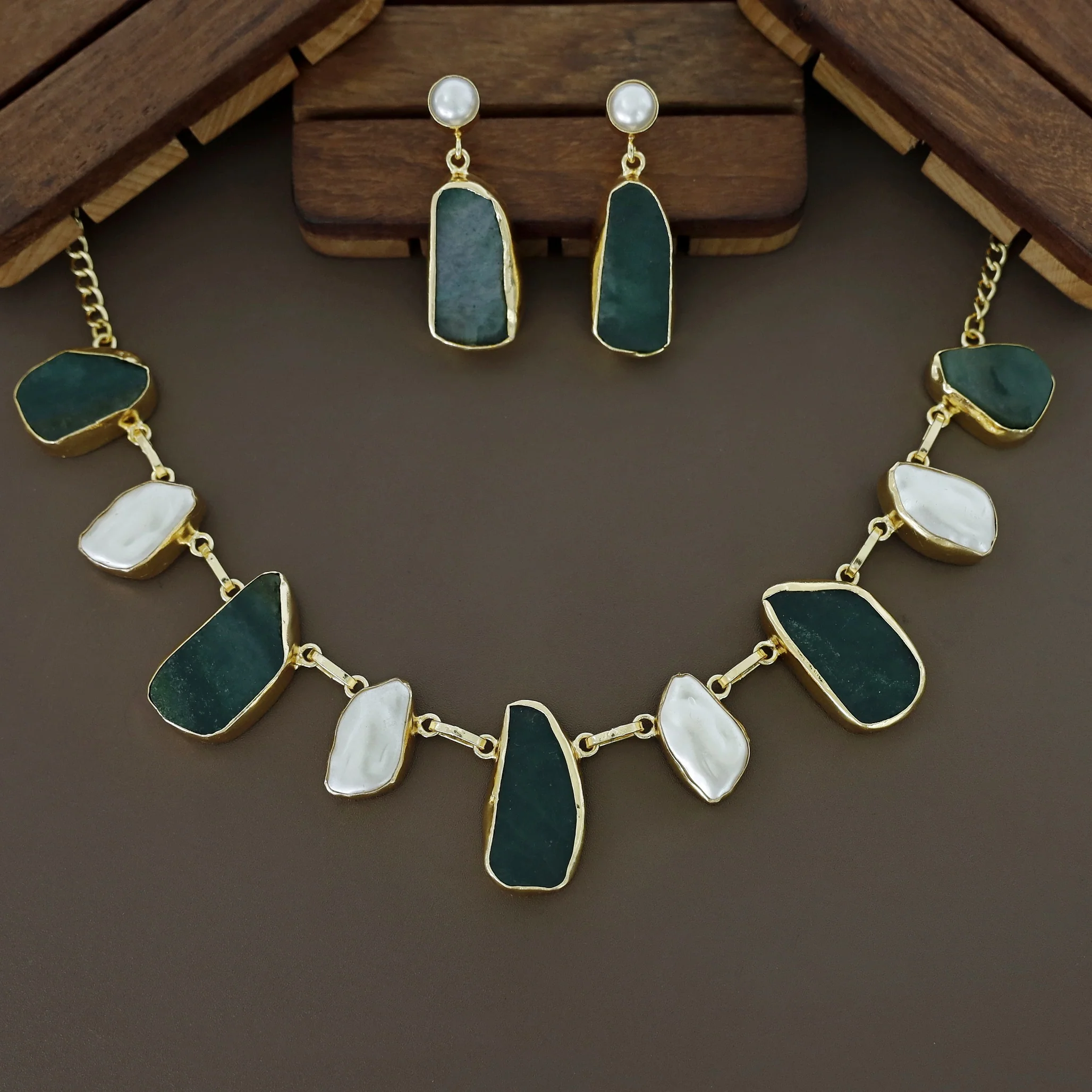 Celeste Raw stone Baroque Short Neckpiece with Earring - Image 2