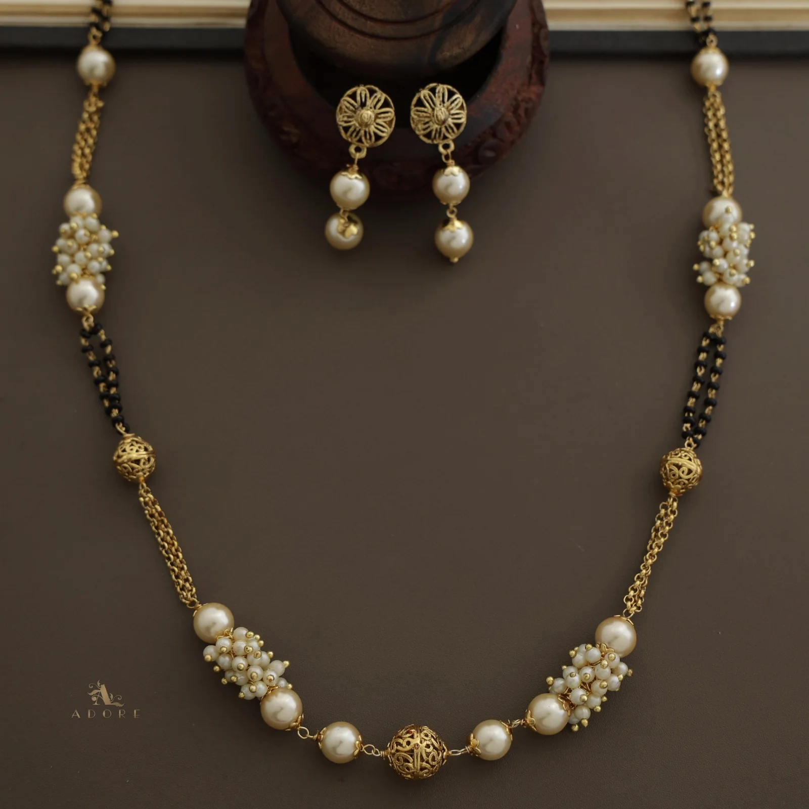 Chaitra Pearl Neckpiece With Earring - Image 6