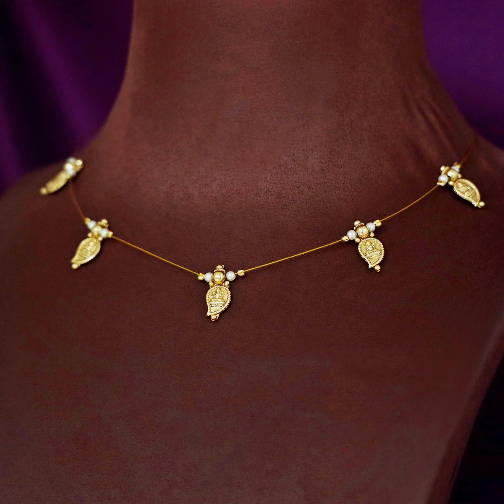 Chandni Devi Mango 5 Kashi String Neckpiece - Image 4