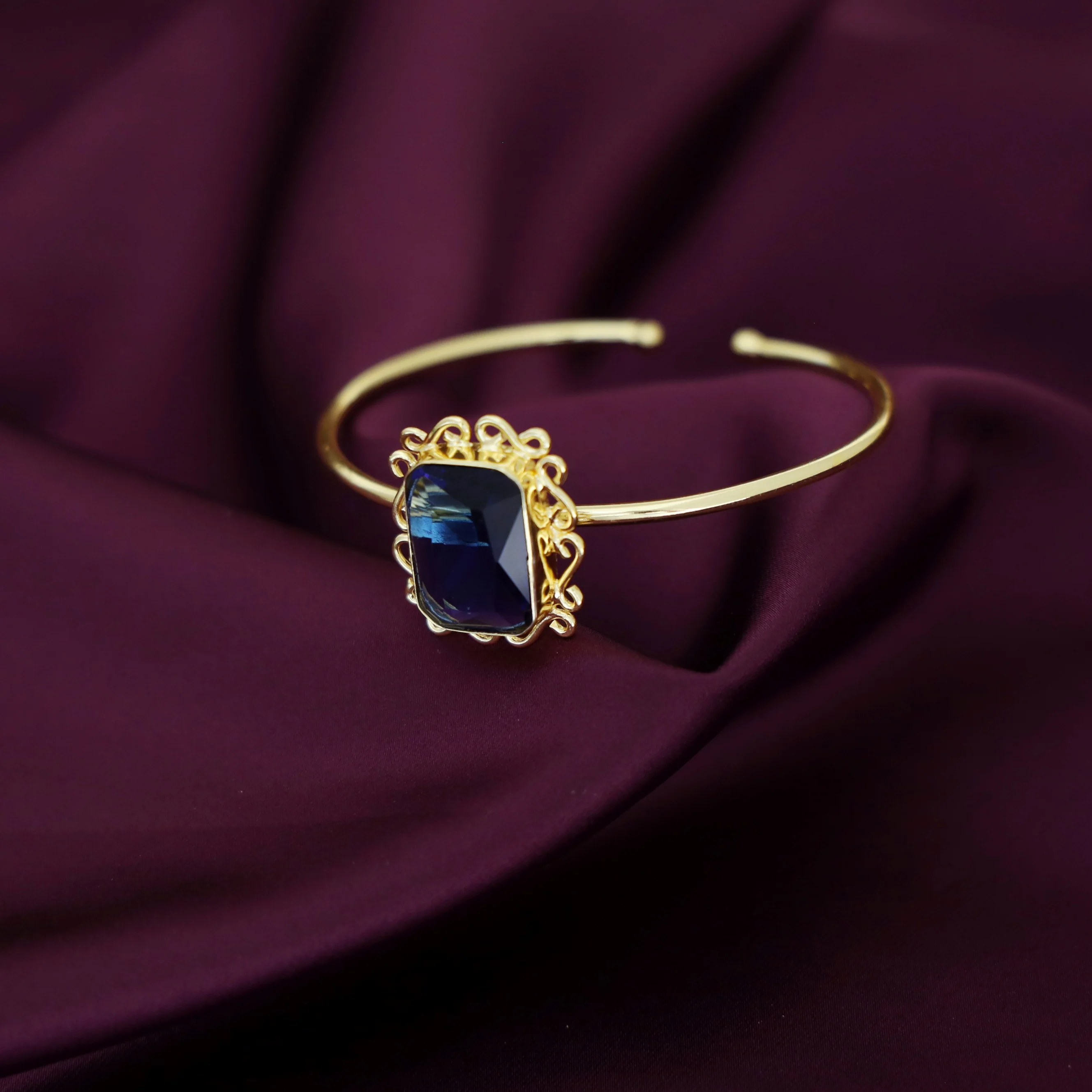 Ritu Golden Rectangle Glossy Bangle - Image 12
