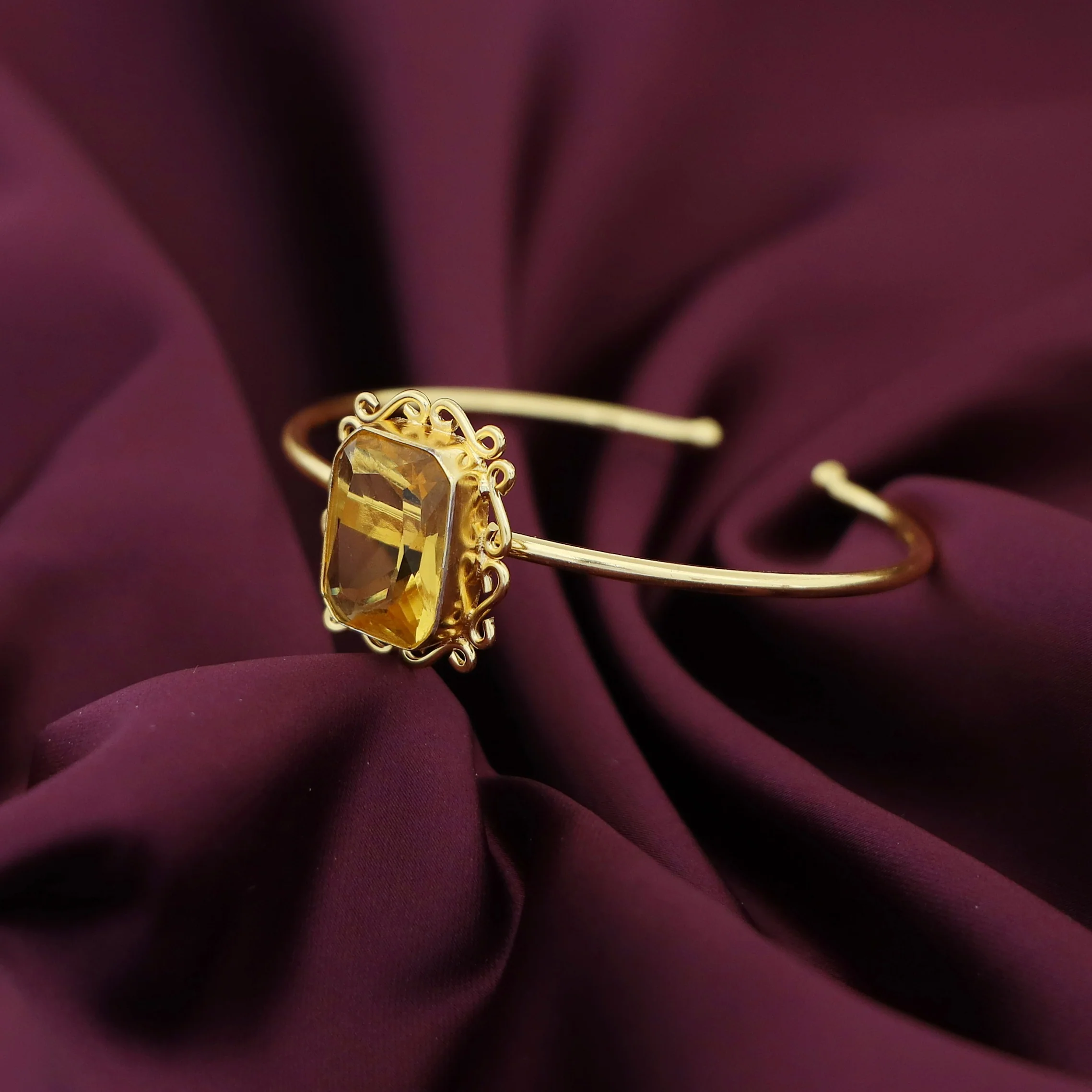 Ritu Golden Rectangle Glossy Bangle - Image 3