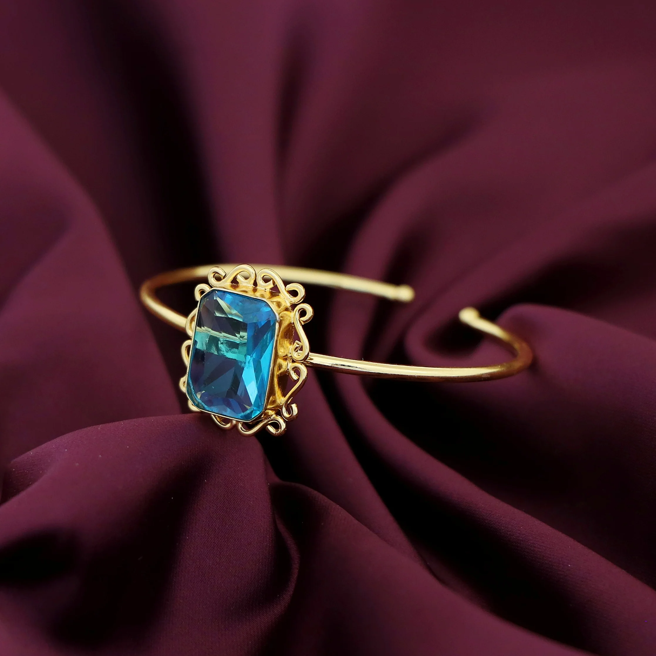 Ritu Golden Rectangle Glossy Bangle - Image 5