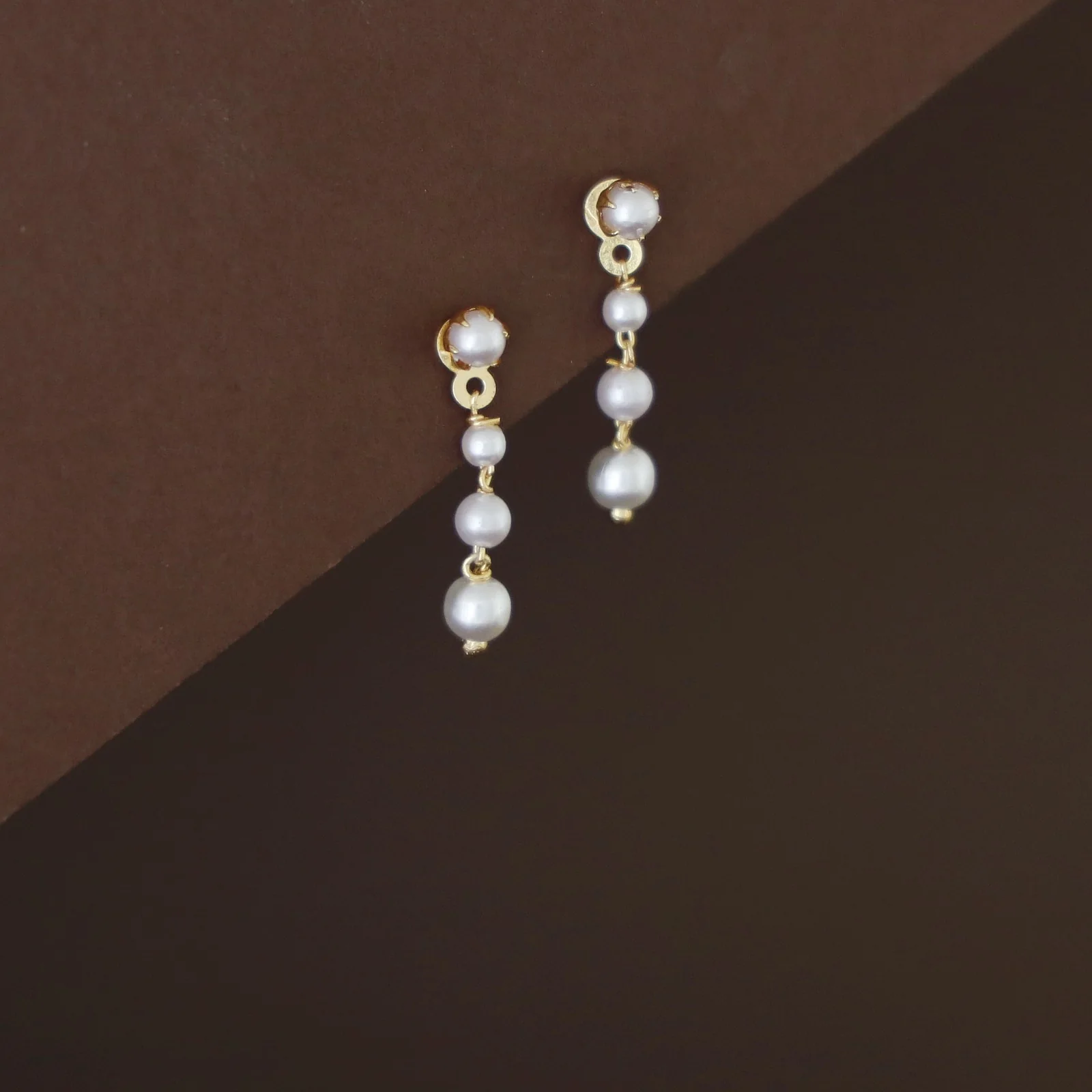 Chinmayi Tetra Pearl Earring - Image 2