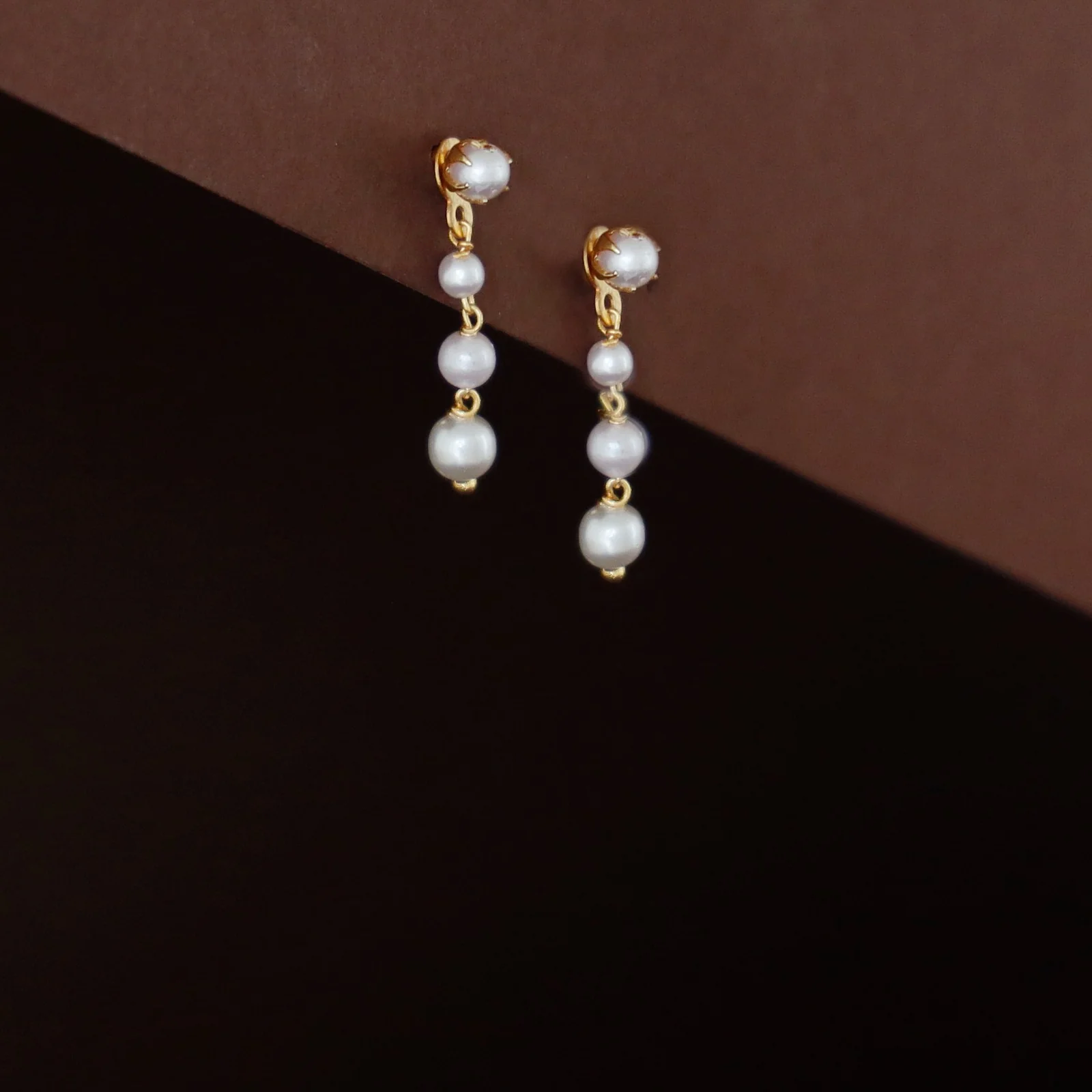 Chinmayi Tetra Pearl Earring - Image 3